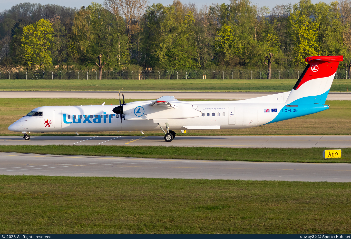 Photo of LX-LGG - Bombardier DHC-8-402 Dash 8 Q400 operated by Luxair