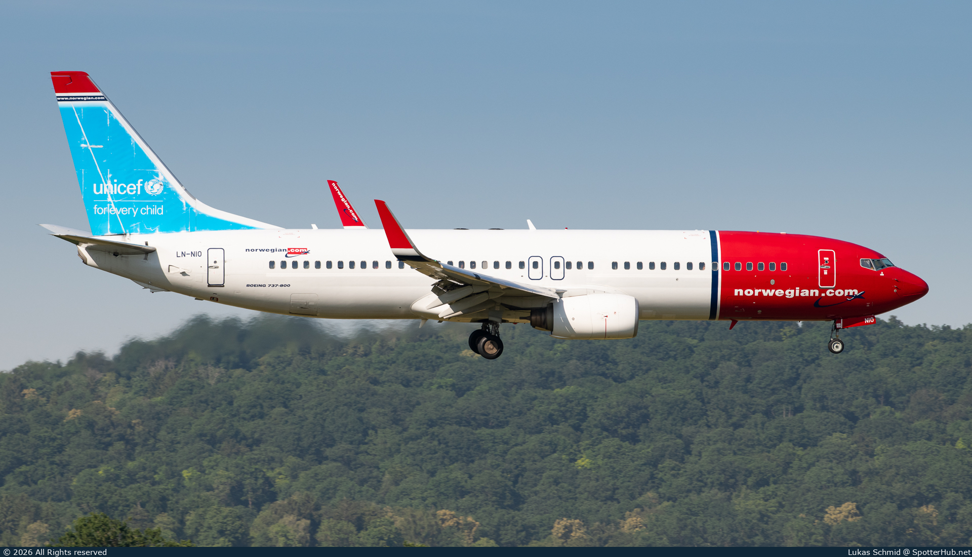 Photo of LN-NIO - Boeing 737-81M operated by Norwegian Air Shuttle