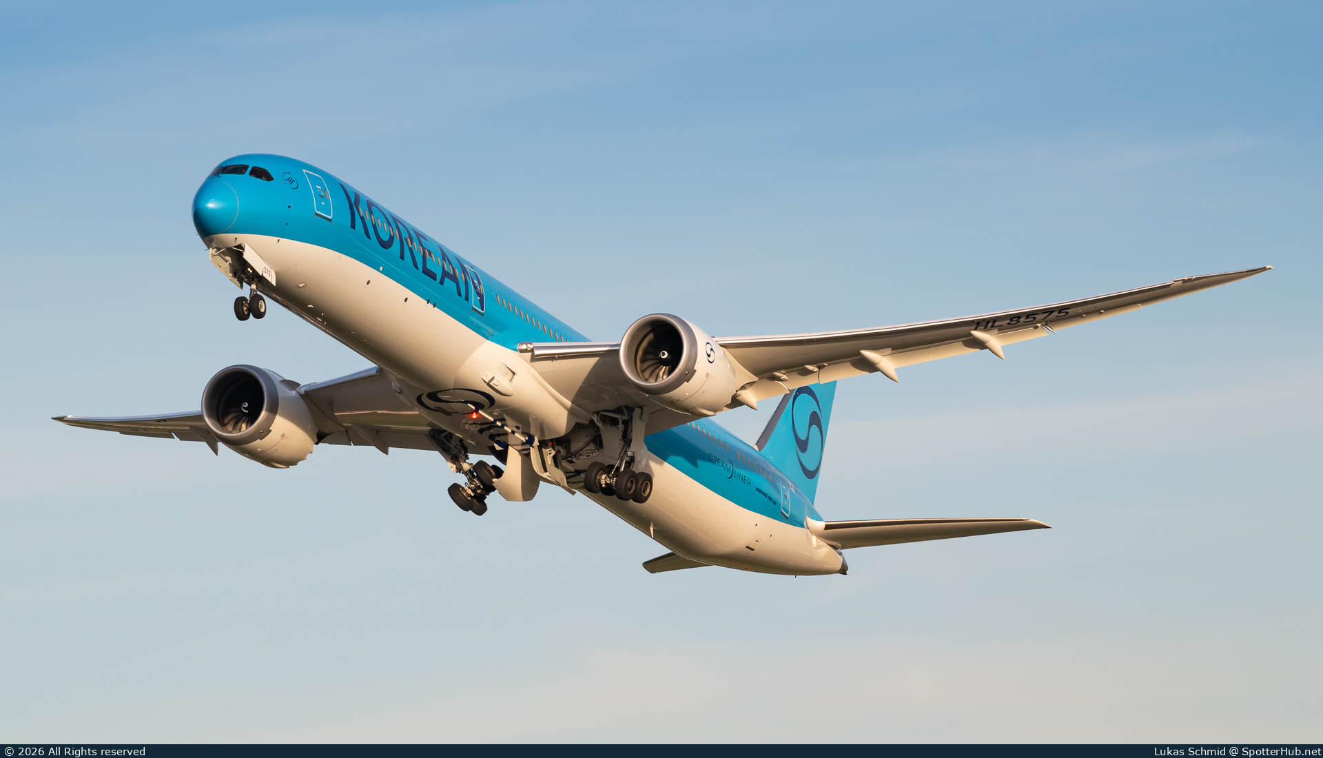 Photo of HL8575 - Boeing 787-10 Dreamliner operated by Korean Air