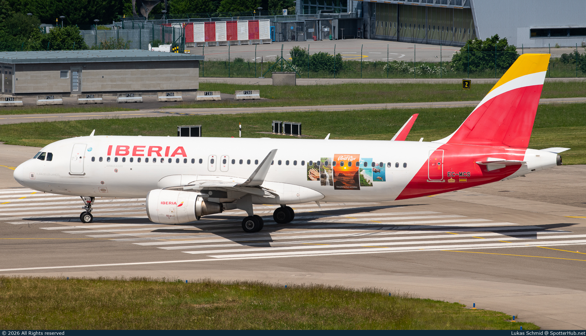Photo of EC-MCS - Airbus A320-214 operated by Iberia