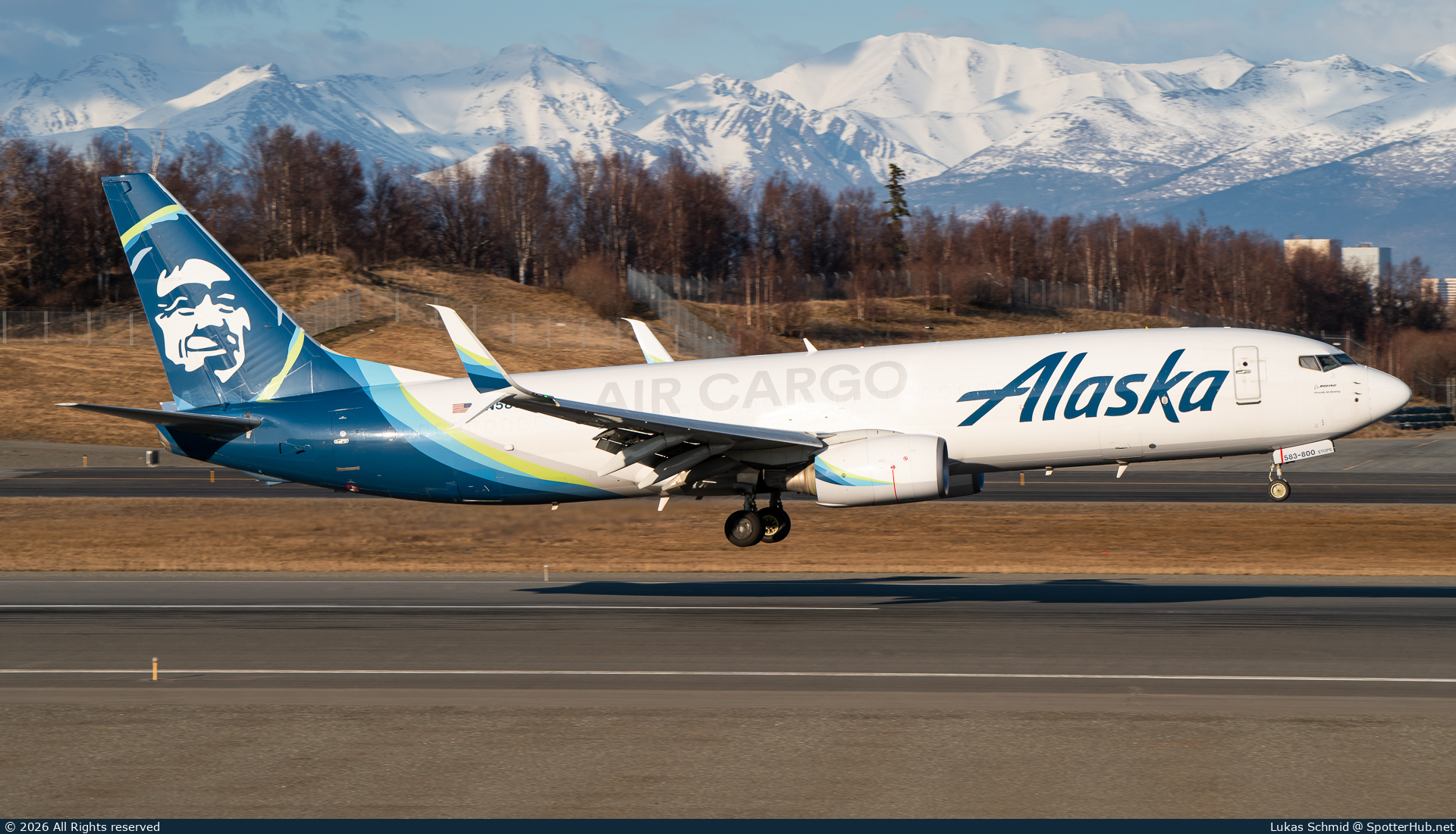 Photo of N583AS - Boeing 737-890(BCF) operated by Alaska Air Cargo