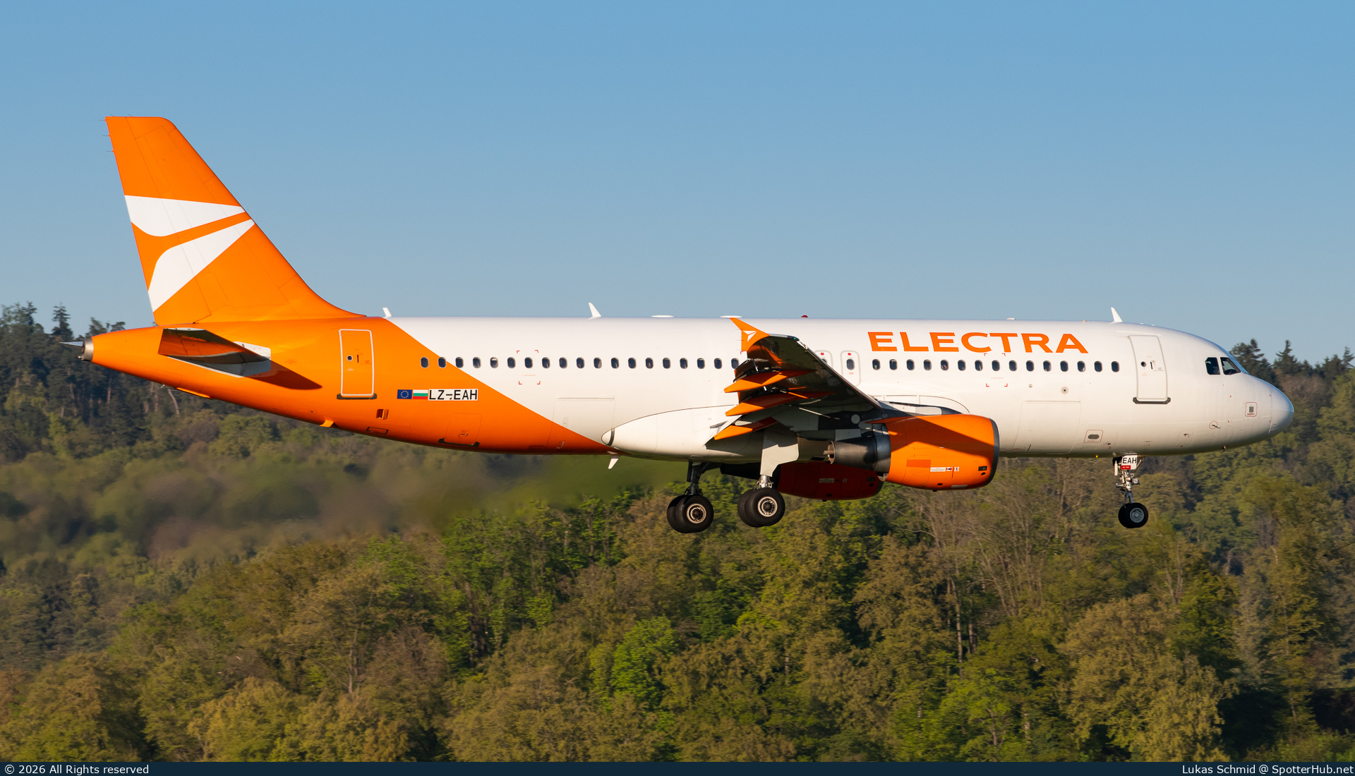 Photo of LZ-EAH - Airbus A320-214 operated by Electra Airways
