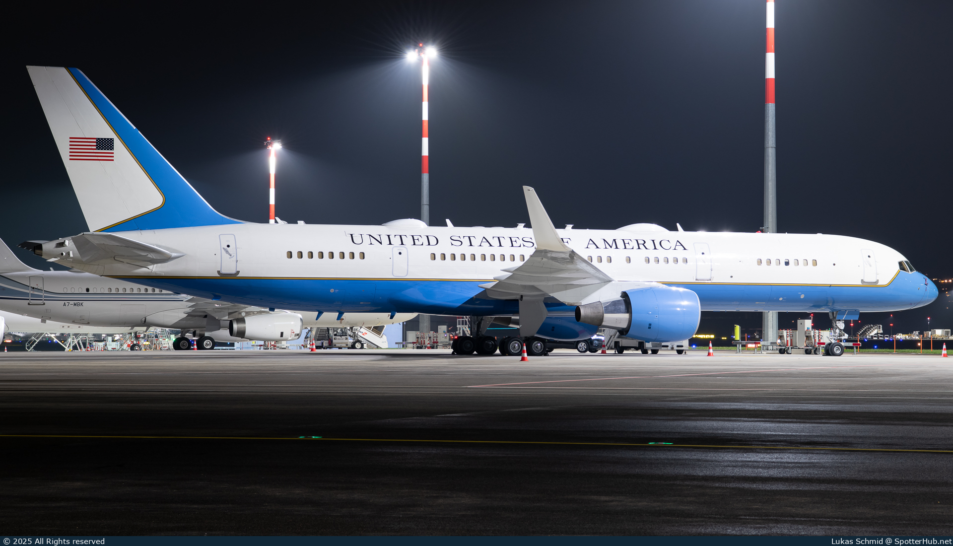 Photo of 99-0004 - Boeing C-32A operated by US Air Force