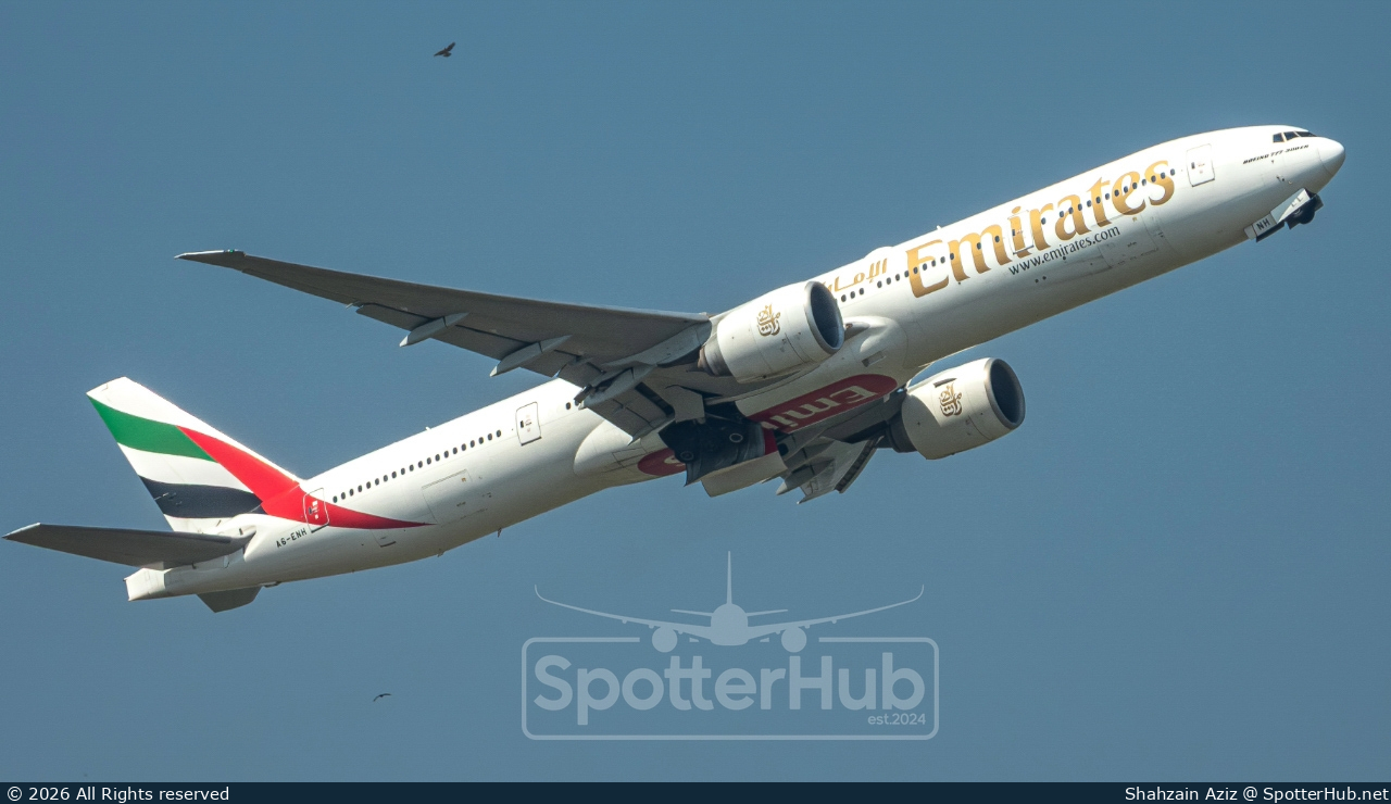 Photo of A6-ENH - Boeing 777-31H(ER) operated by Emirates