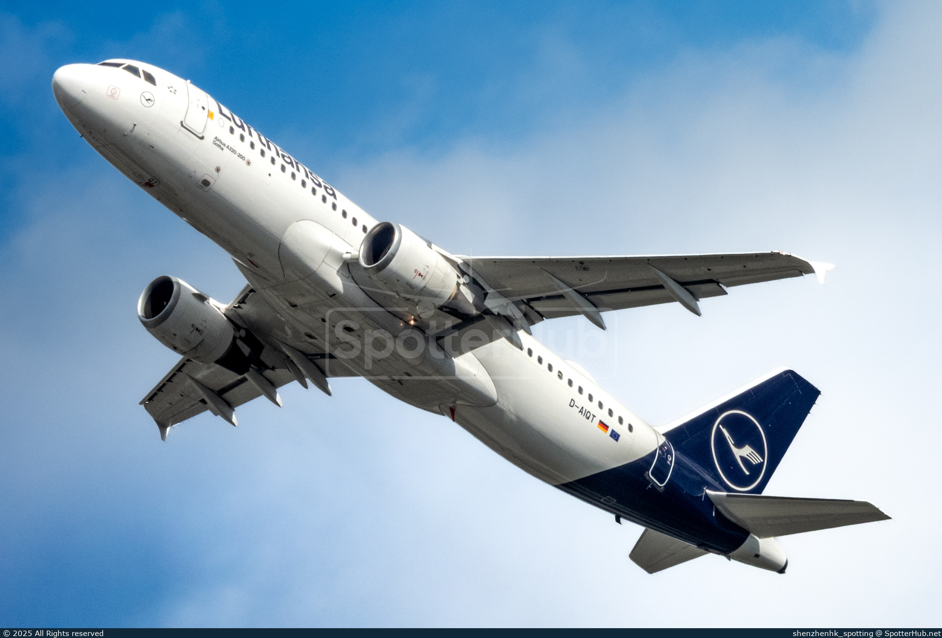 Photo of D-AIQT - Airbus A320-211 operated by Lufthansa