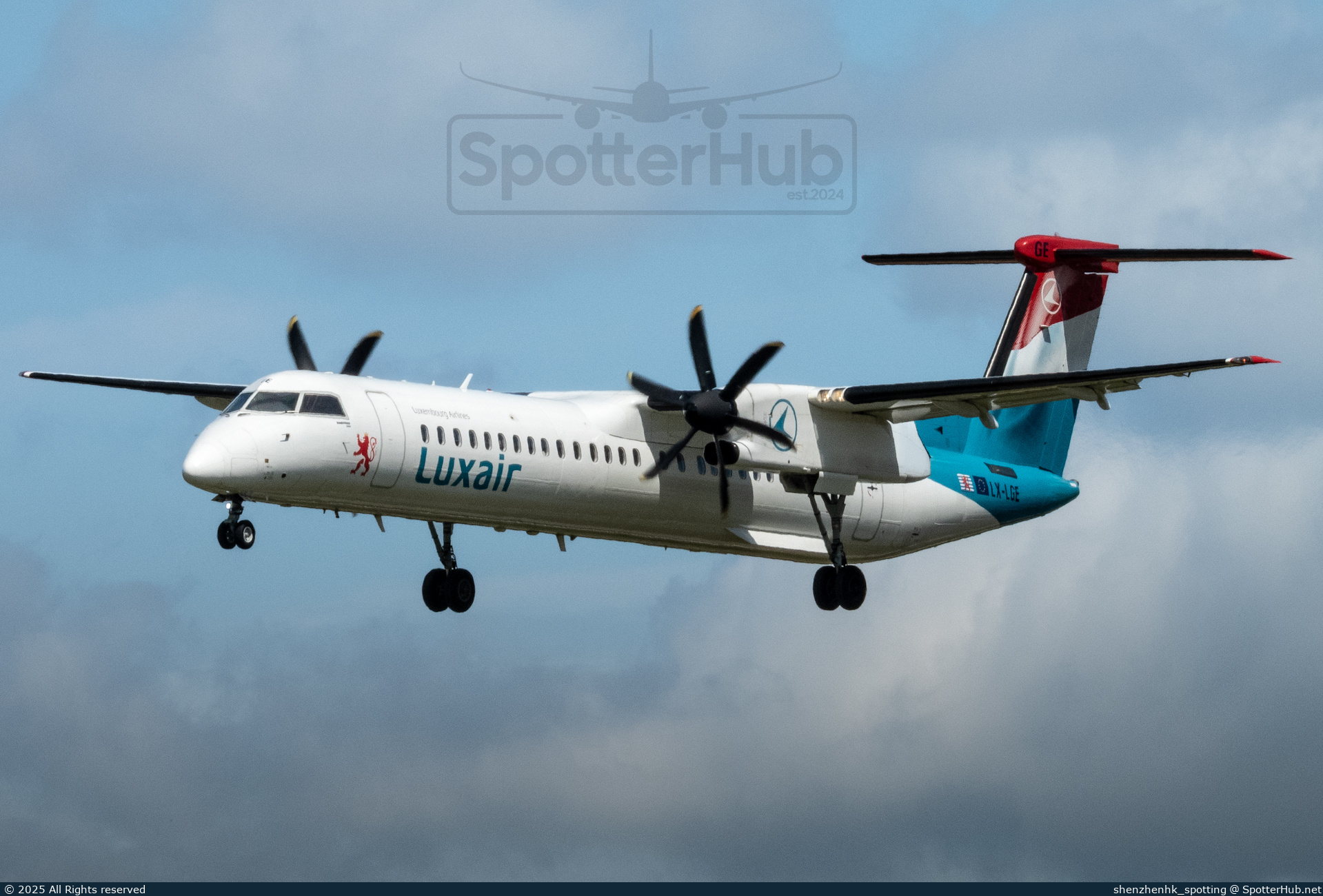 Photo of LX-LGE - Bombardier DHC-8-402 Dash 8 Q400 operated by Luxair