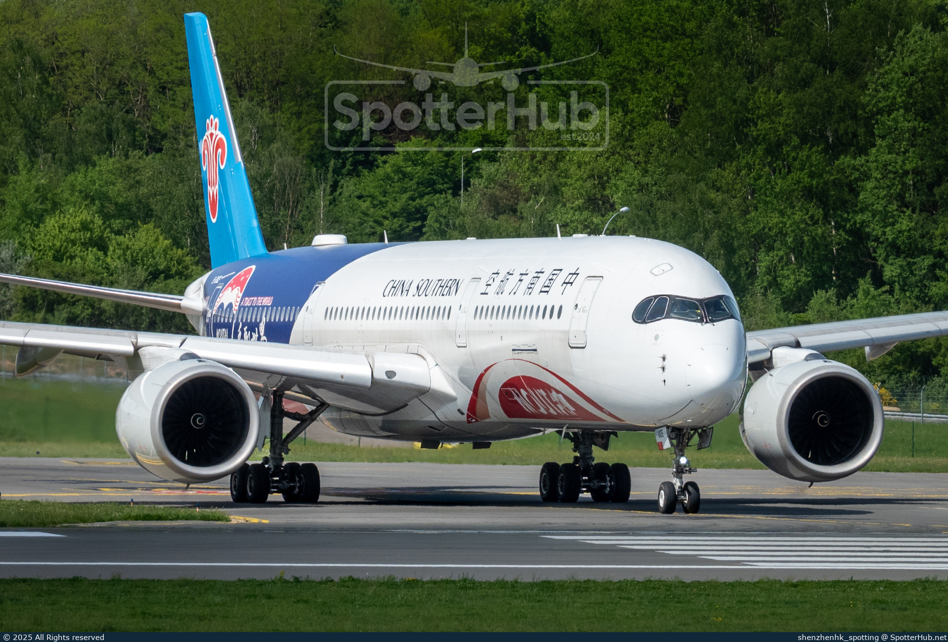 Photo of B-30CE - Airbus A350-941 operated by China Southern Airlines