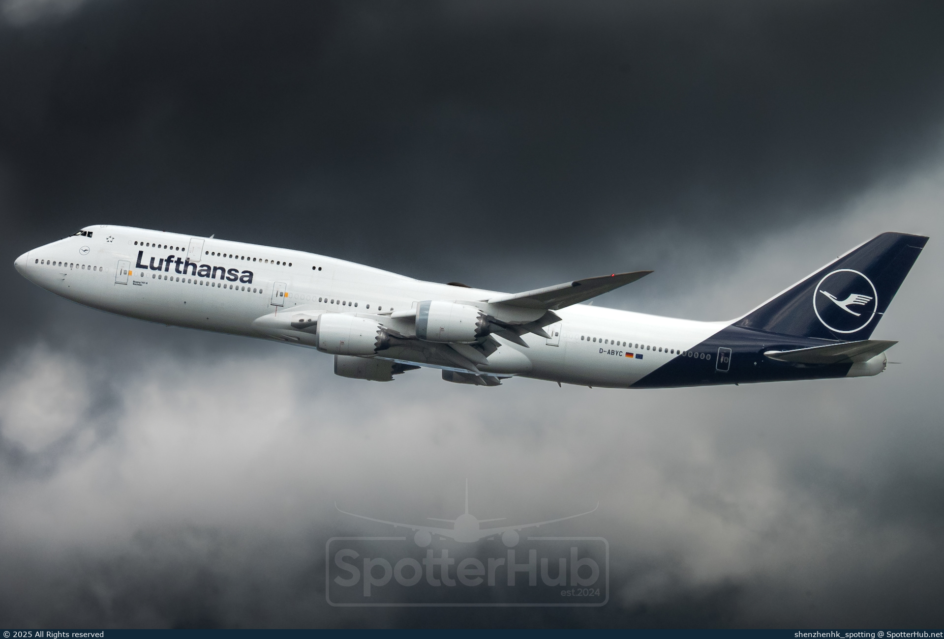 Photo of D-ABYC - Boeing 747-830 operated by Lufthansa