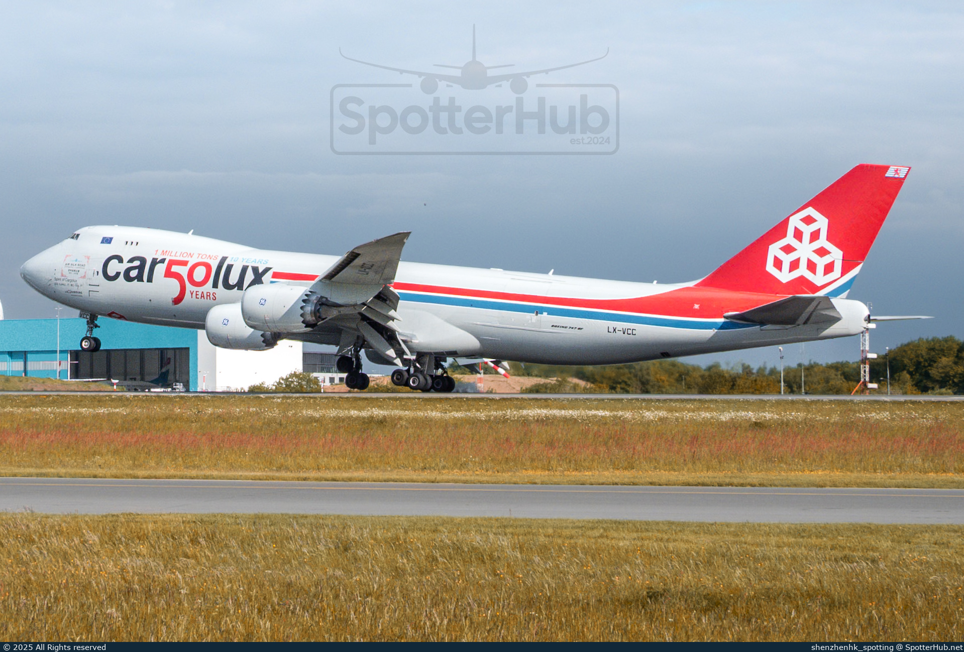 Photo of LX-VCC - Boeing 747-8R7F operated by Cargolux