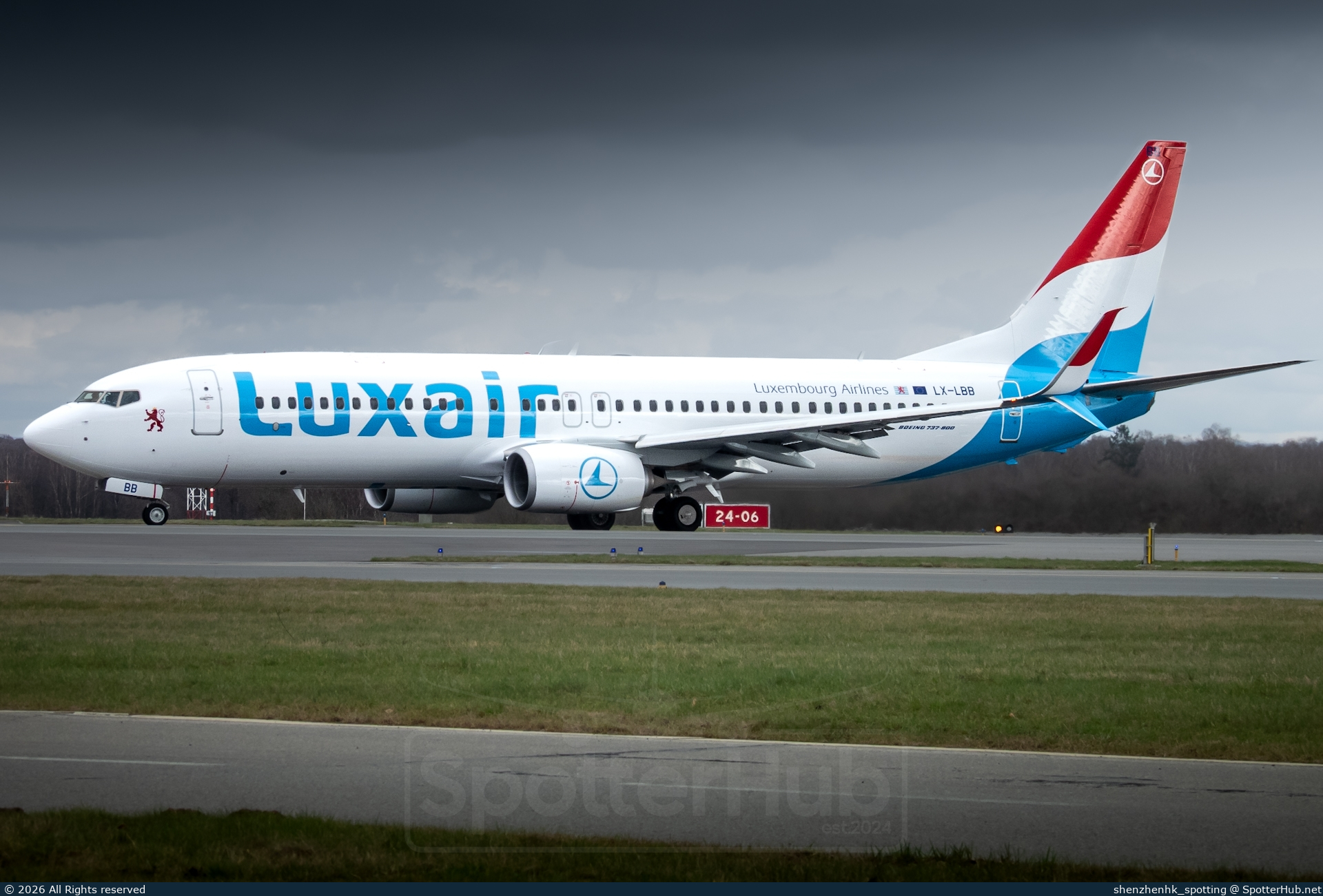 Photo of LX-LBB - Boeing 737-86J operated by Luxair