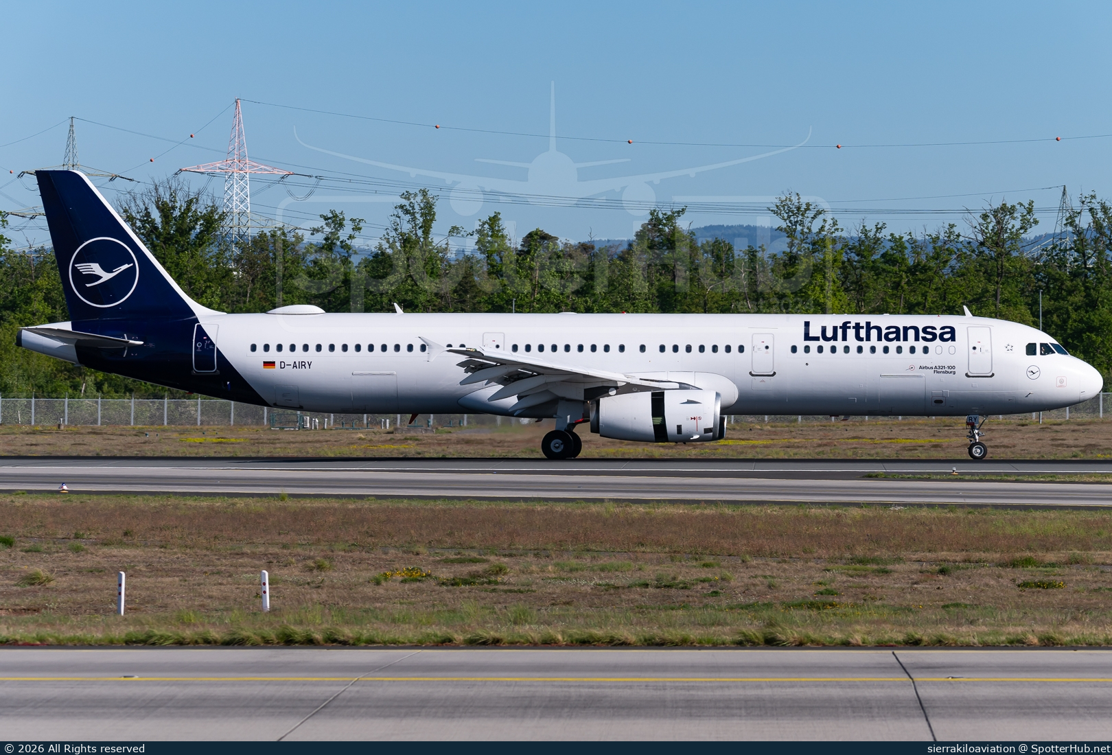 Photo of D-AIRY - Airbus A321-131 operated by Lufthansa