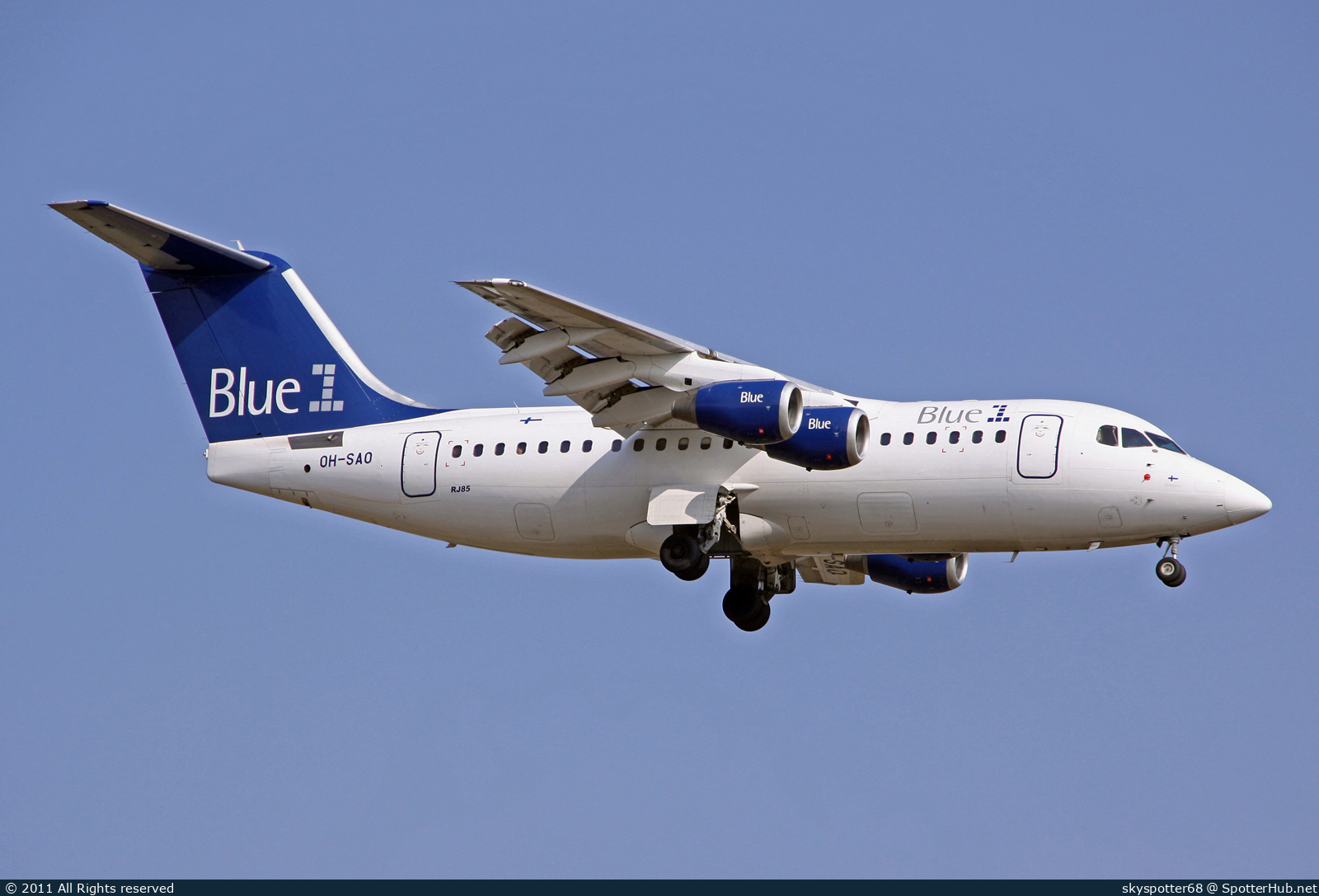 Photo of OH-SAO - British Aerospace Avro RJ85 operated by Blue1