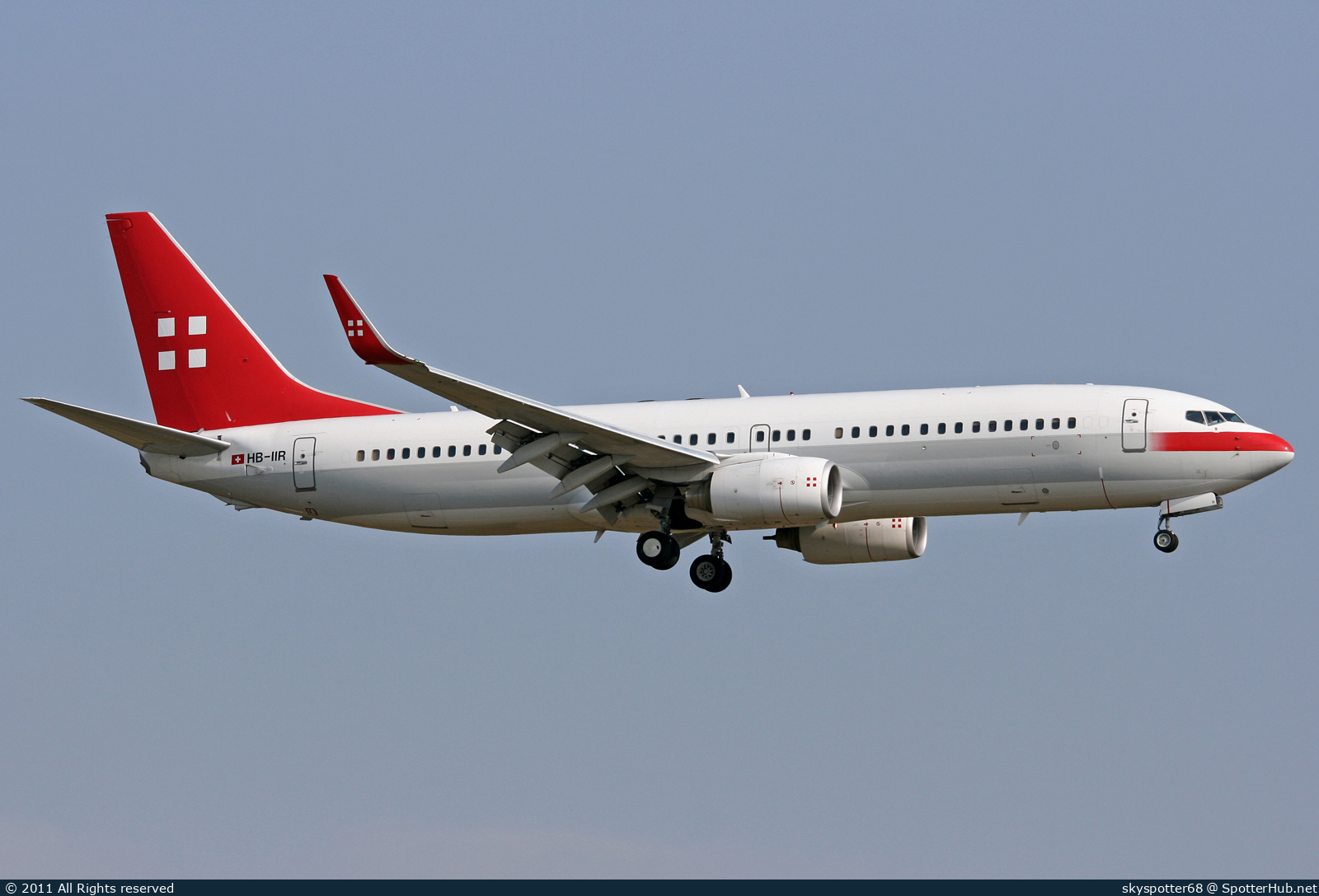 Photo of HB-IIR - Boeing 737-86Q operated by PrivatAir