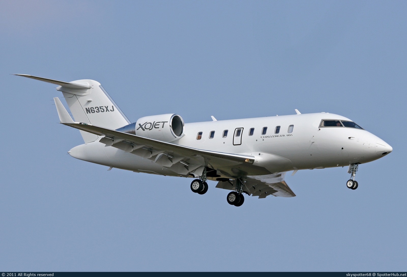 Photo of N635XJ - Bombardier Challenger 605 operated by XOJet