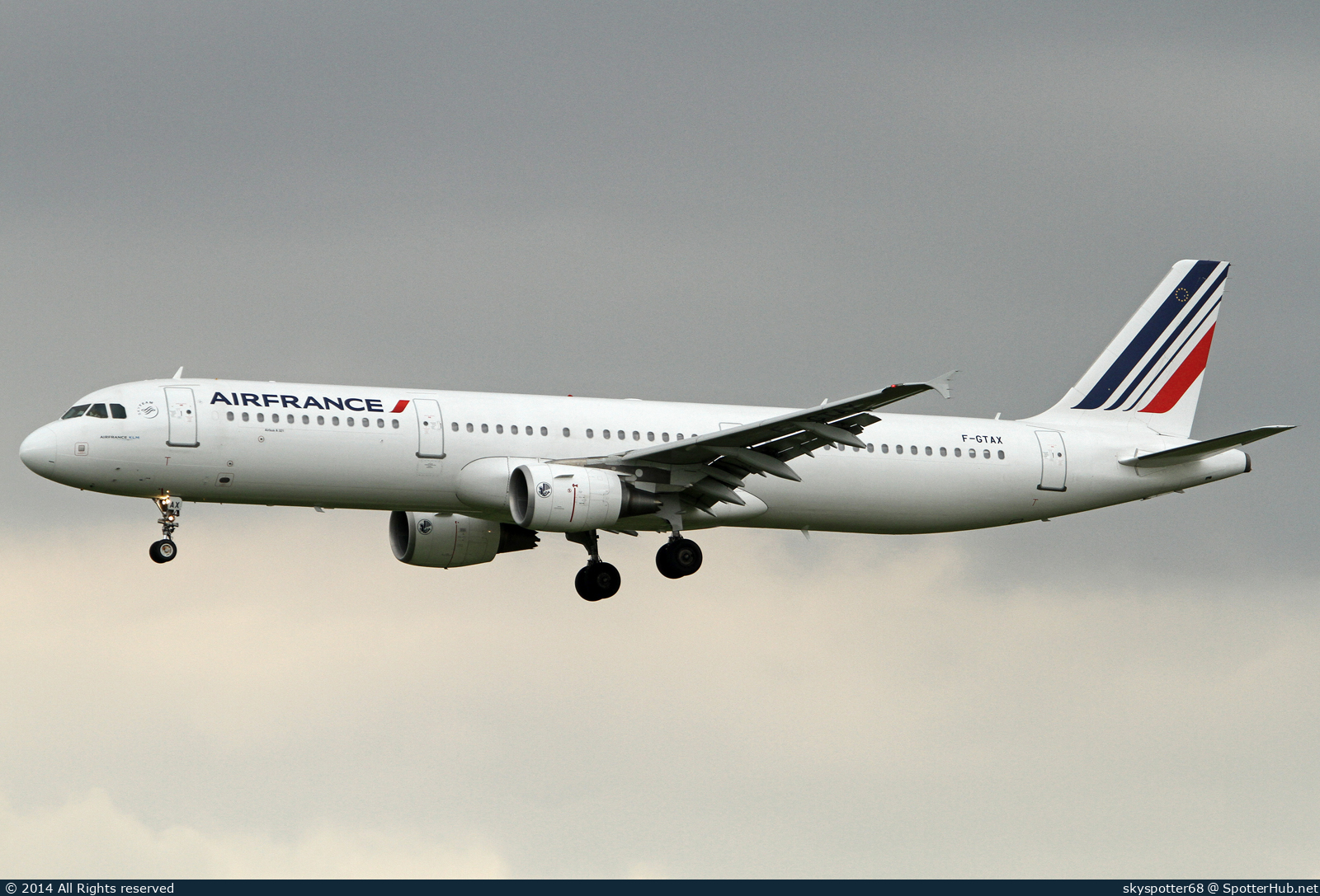 Photo of F-GTAX - Airbus A321-212 operated by Air France
