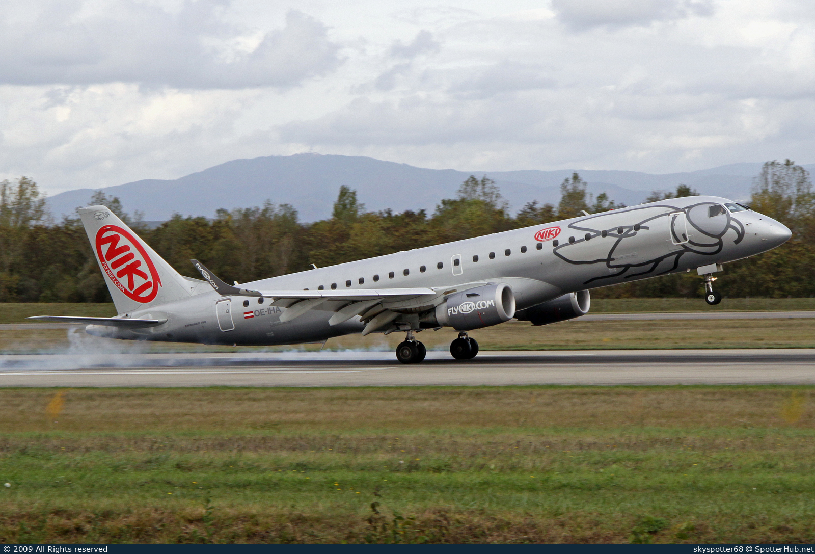 Photo of OE-IHA - Embraer ERJ-190LR operated by Niki