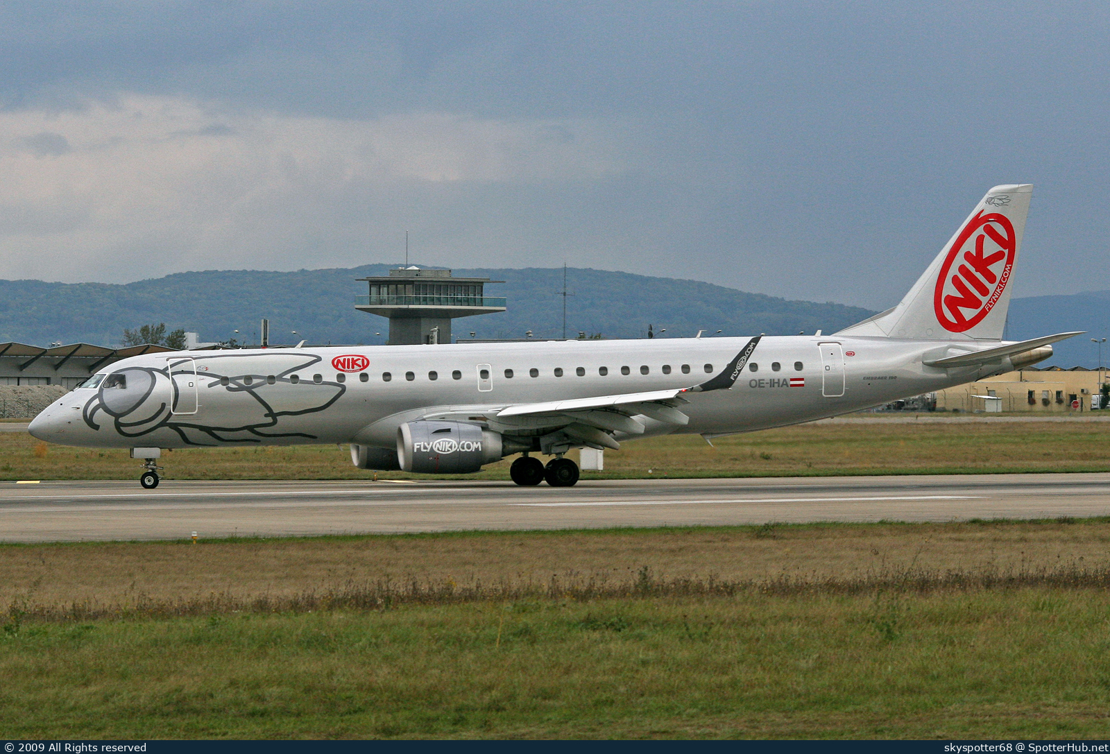 Photo of OE-IHA - Embraer ERJ-190LR operated by Niki