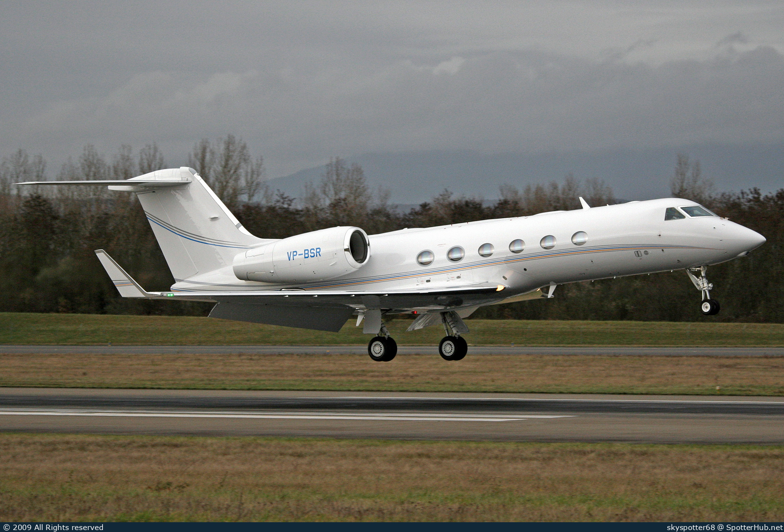 Photo of VP-BSR - Gulfstream GIV-X (G450) operated by Saudi Oger