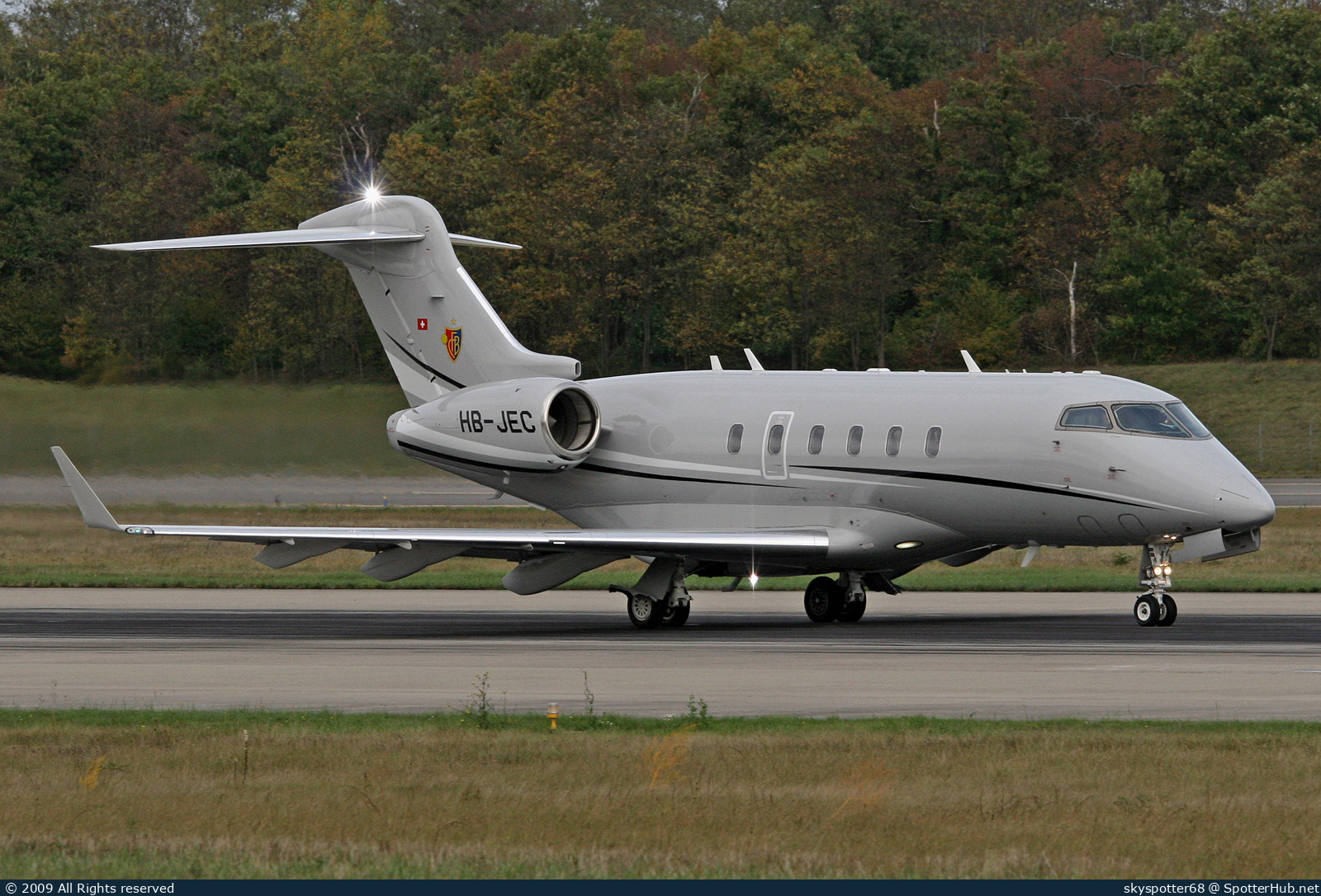 Photo of HB-JEC - Bombardier Challenger 300 operated by Legendair