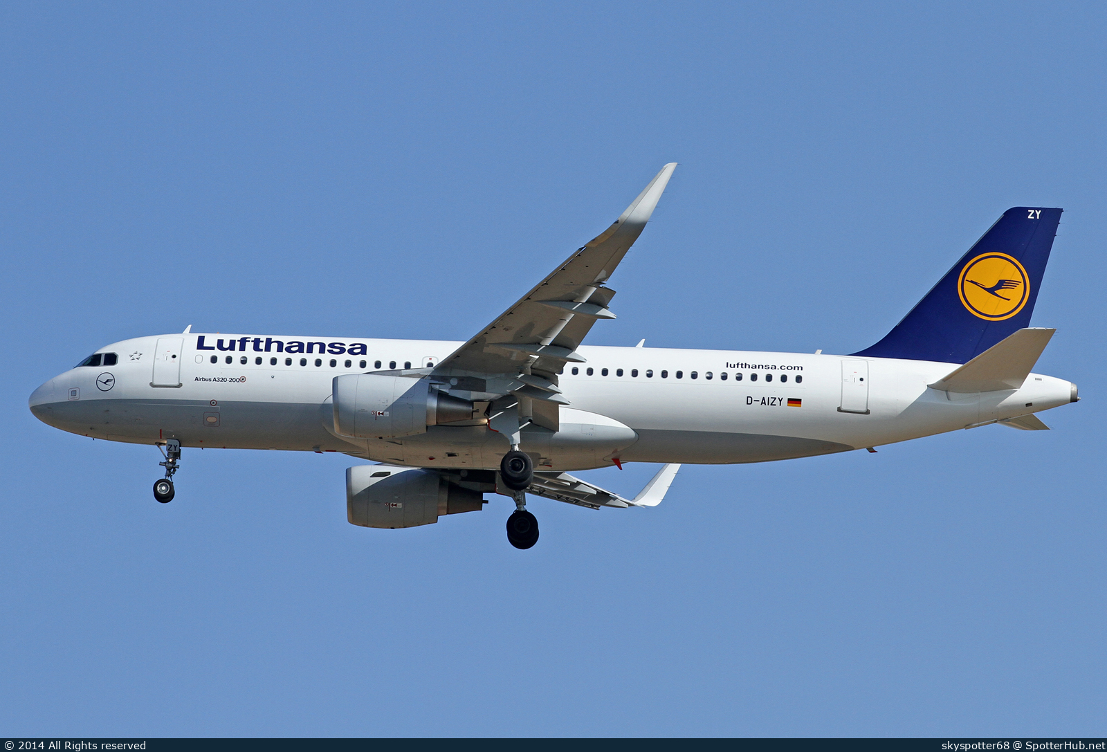 Photo of D-AIZY - Airbus A320-214 operated by Lufthansa