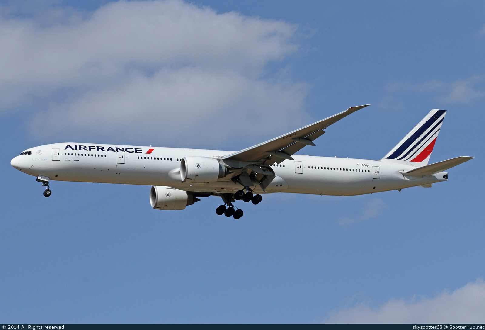 Photo of F-GSQI - Boeing 777-328(ER) operated by Air France