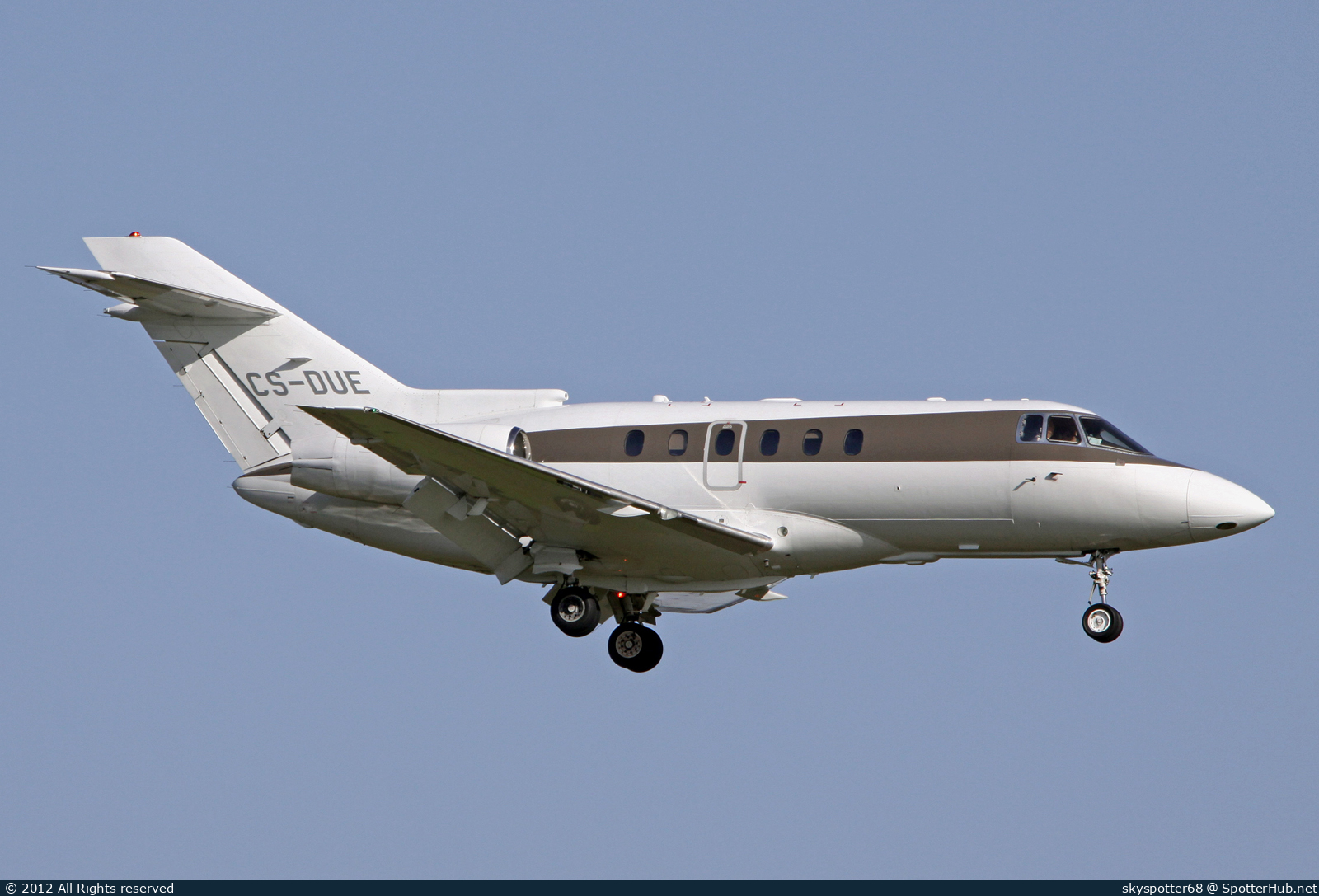 Photo of CS-DUE - Hawker Beechcraft 750 operated by NetJets Europe