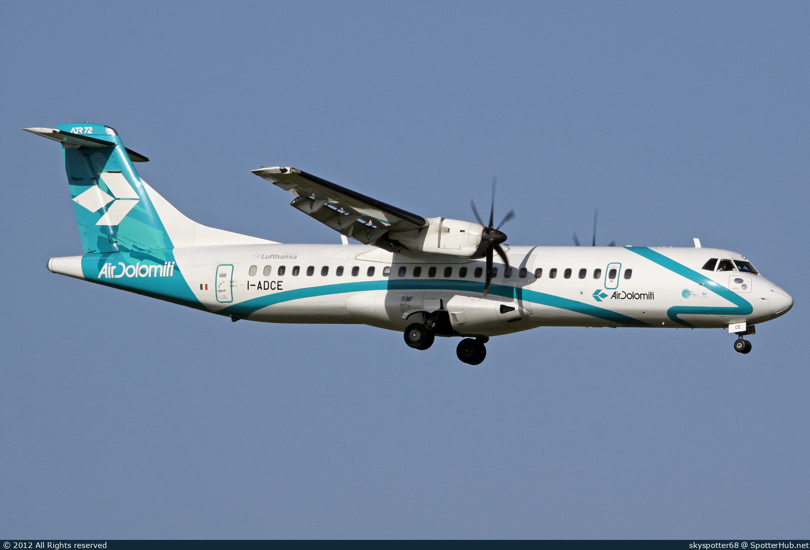 Photo of I-ADCE - ATR 72-500 operated by Air Dolomiti