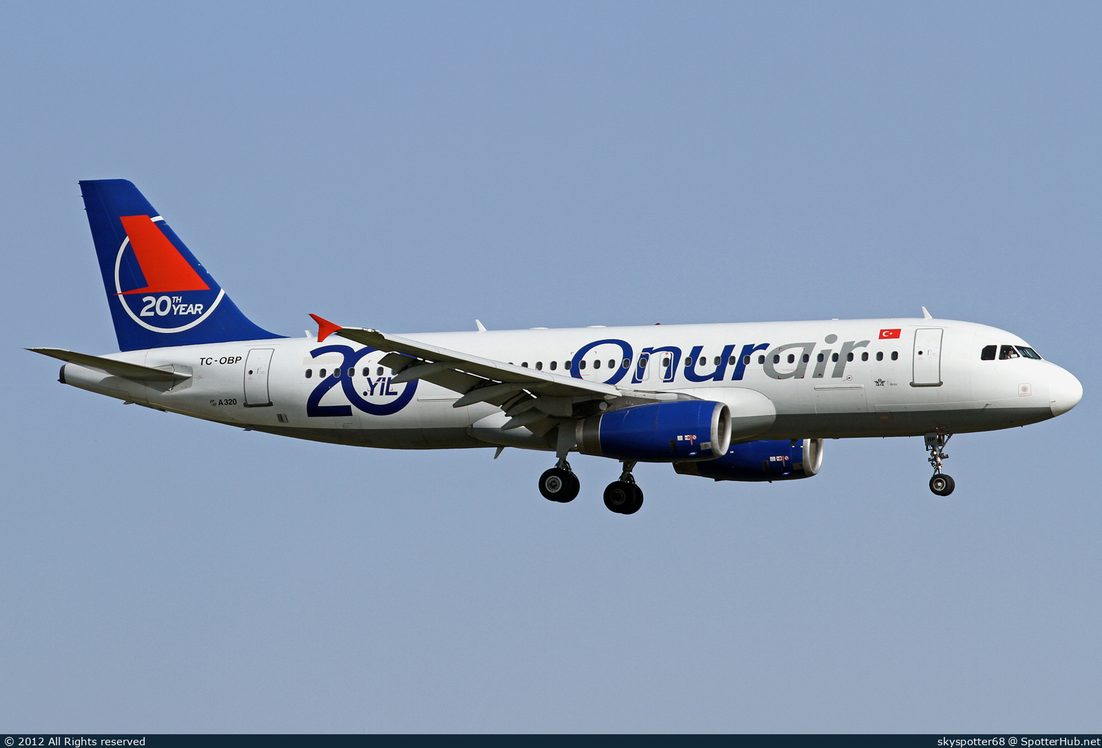Photo of TC-OBP - Airbus A320-232 operated by Onur Air