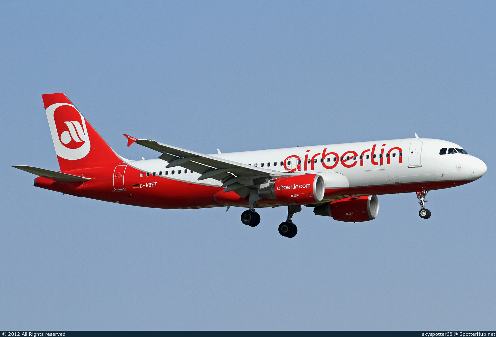 Photo of D-ABFT - Airbus A320-214 operated by Air Berlin