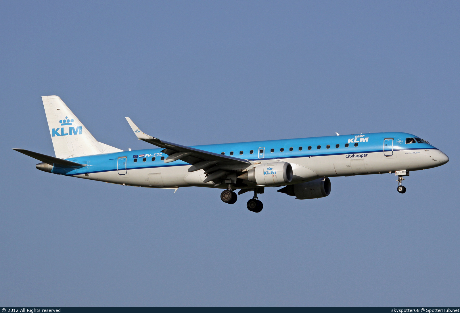 Photo of PH-EZC - Embraer ERJ-190STD operated by KLM Cityhopper