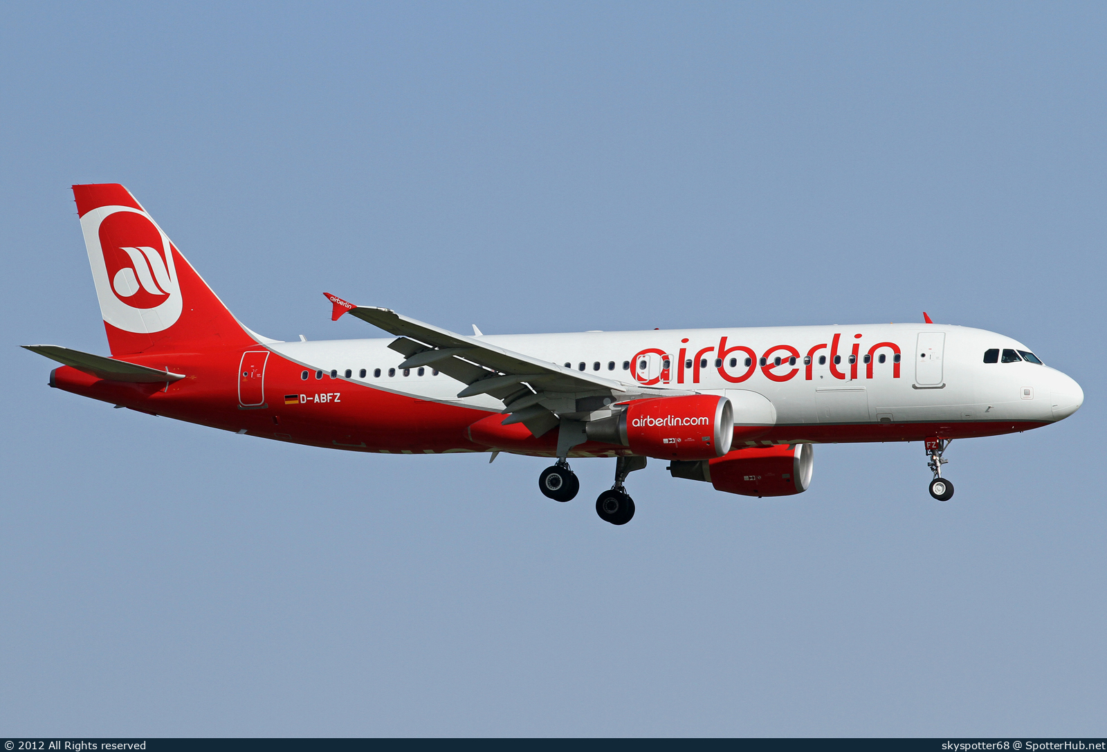 Photo of D-ABFZ - Airbus A320-214 operated by Air Berlin