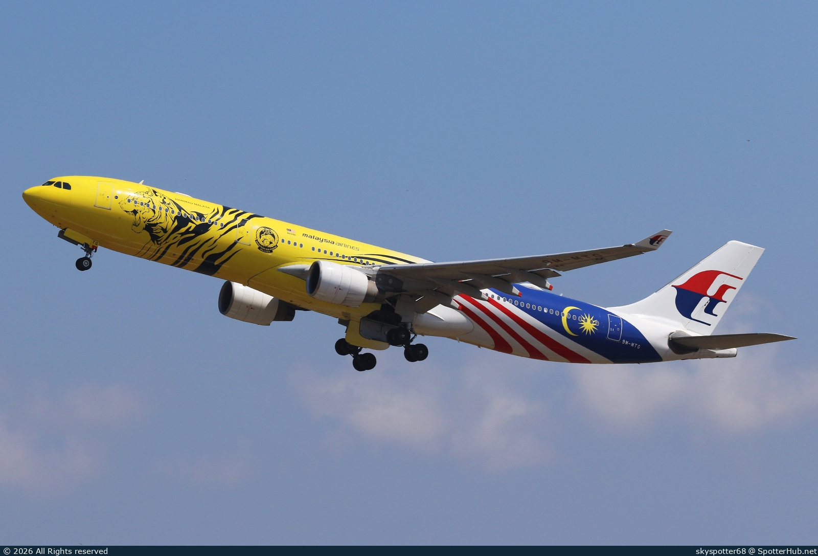 Photo of 9M-MTG - Airbus A330-323 operated by Malaysia Airlines