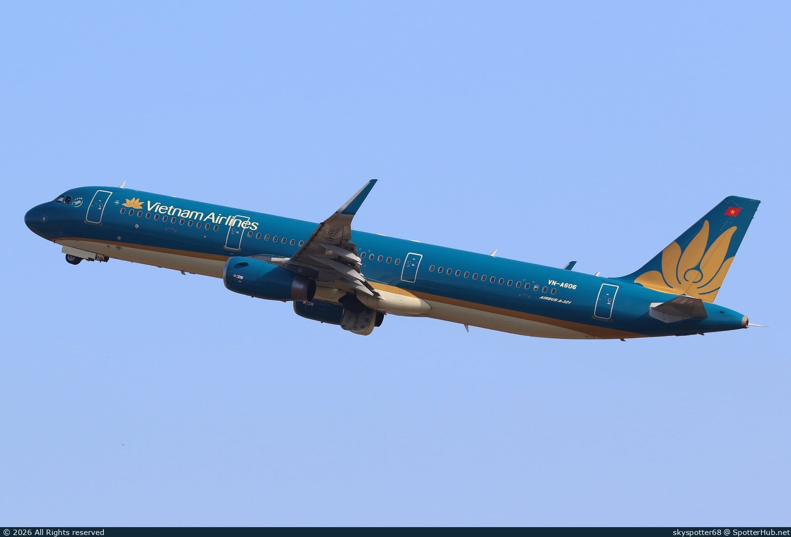 Photo of VN-A606 - Airbus A321-231 operated by Vietnam Airlines