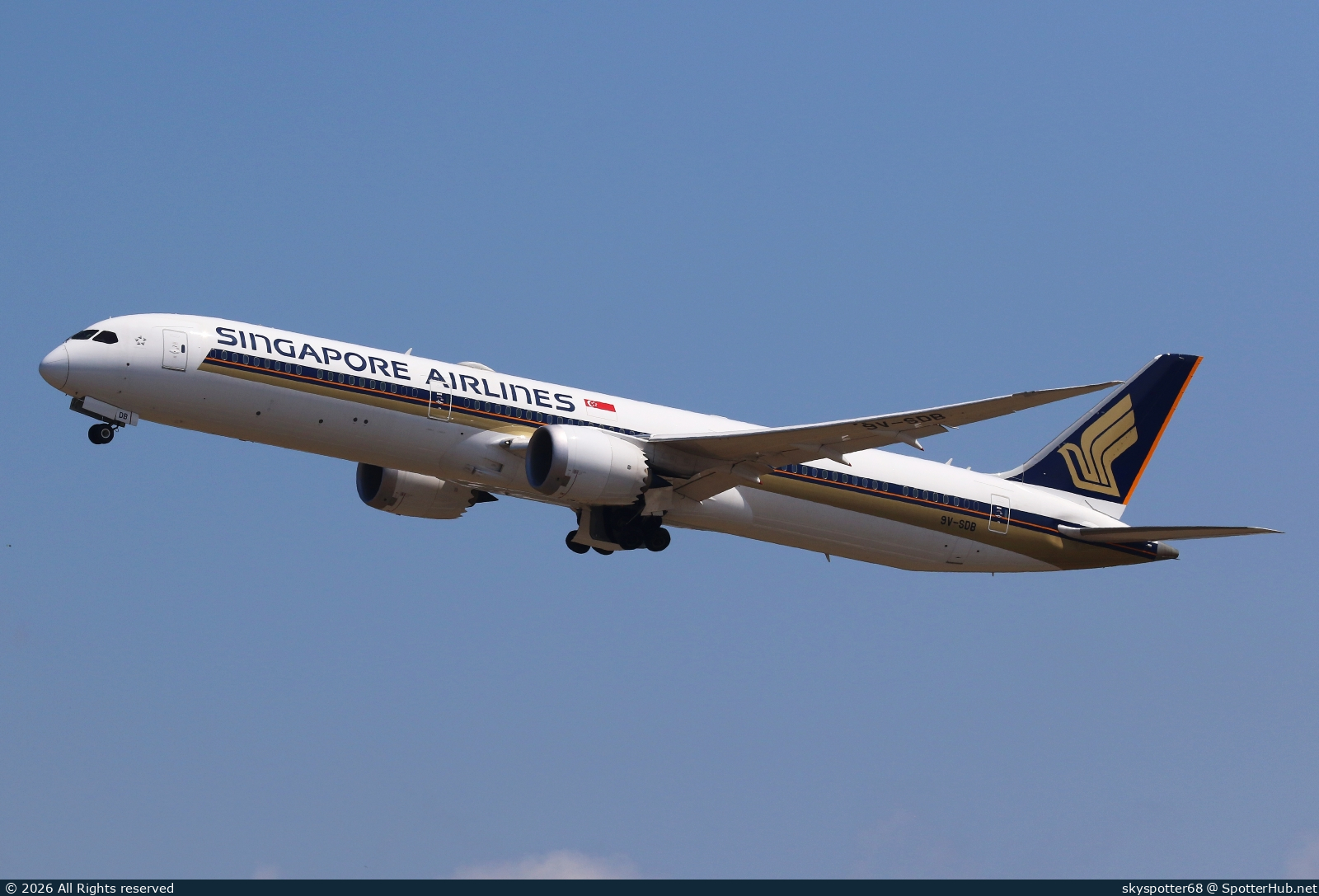 Photo of 9V-SDB - Boeing 787-10 Dreamliner operated by Singapore Airlines