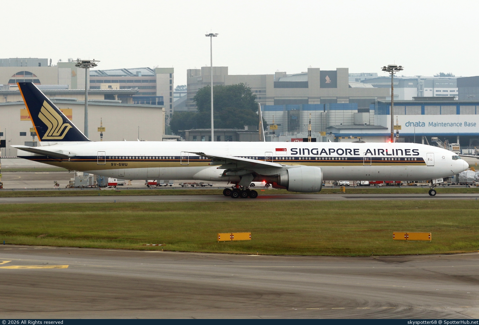Photo of 9V-SWU - Boeing 777-312(ER) operated by Singapore Airlines