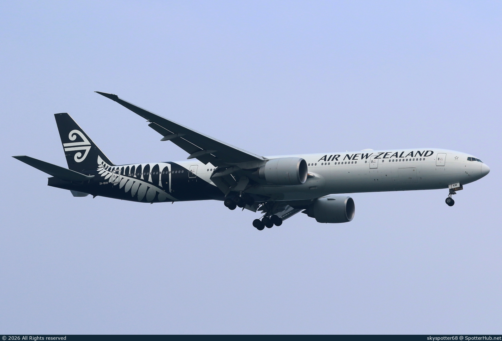 Photo of ZK-OKM - Boeing 777-319(ER) operated by Air New Zealand