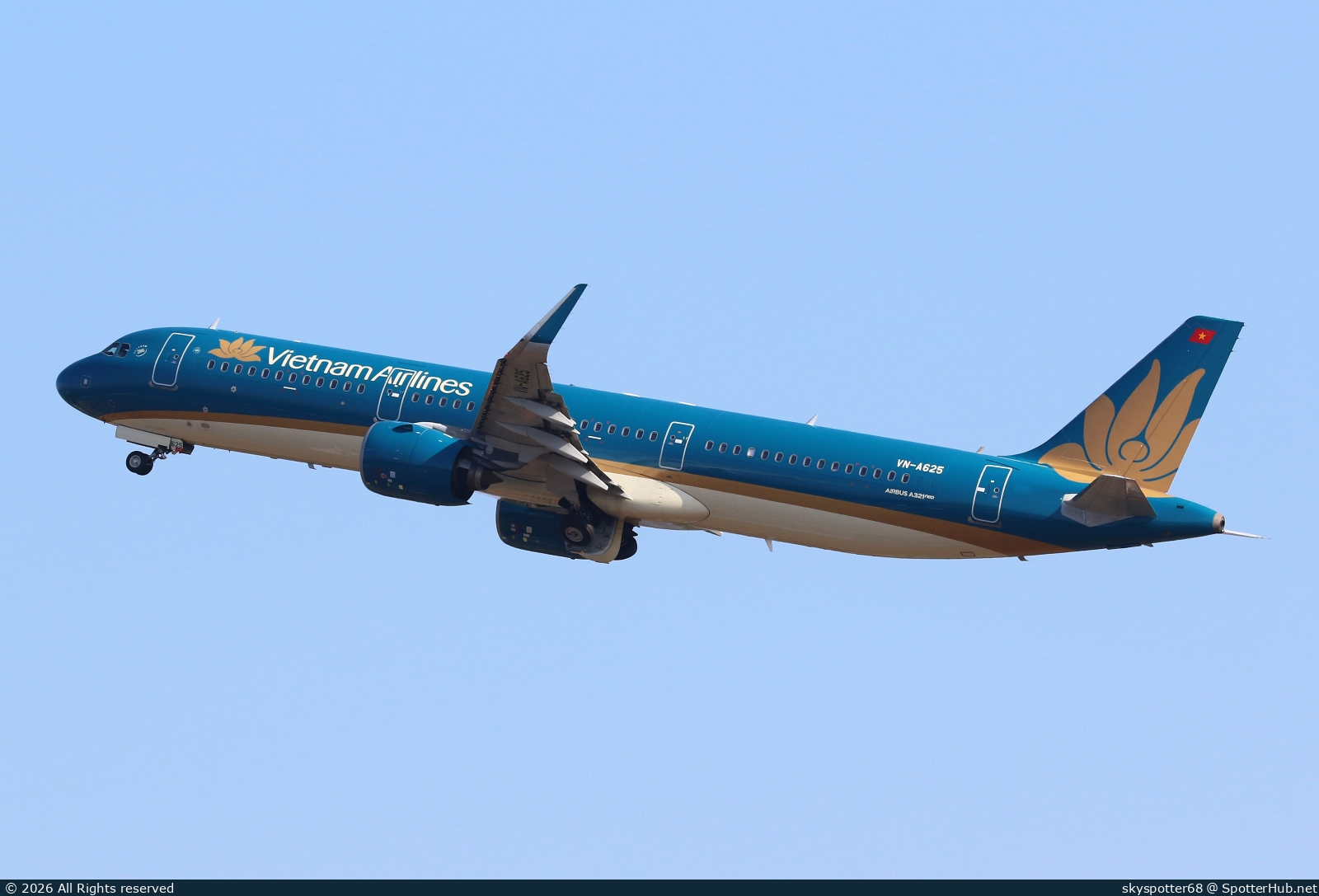Photo of VN-A625 - Airbus A321-272N operated by Vietnam Airlines
