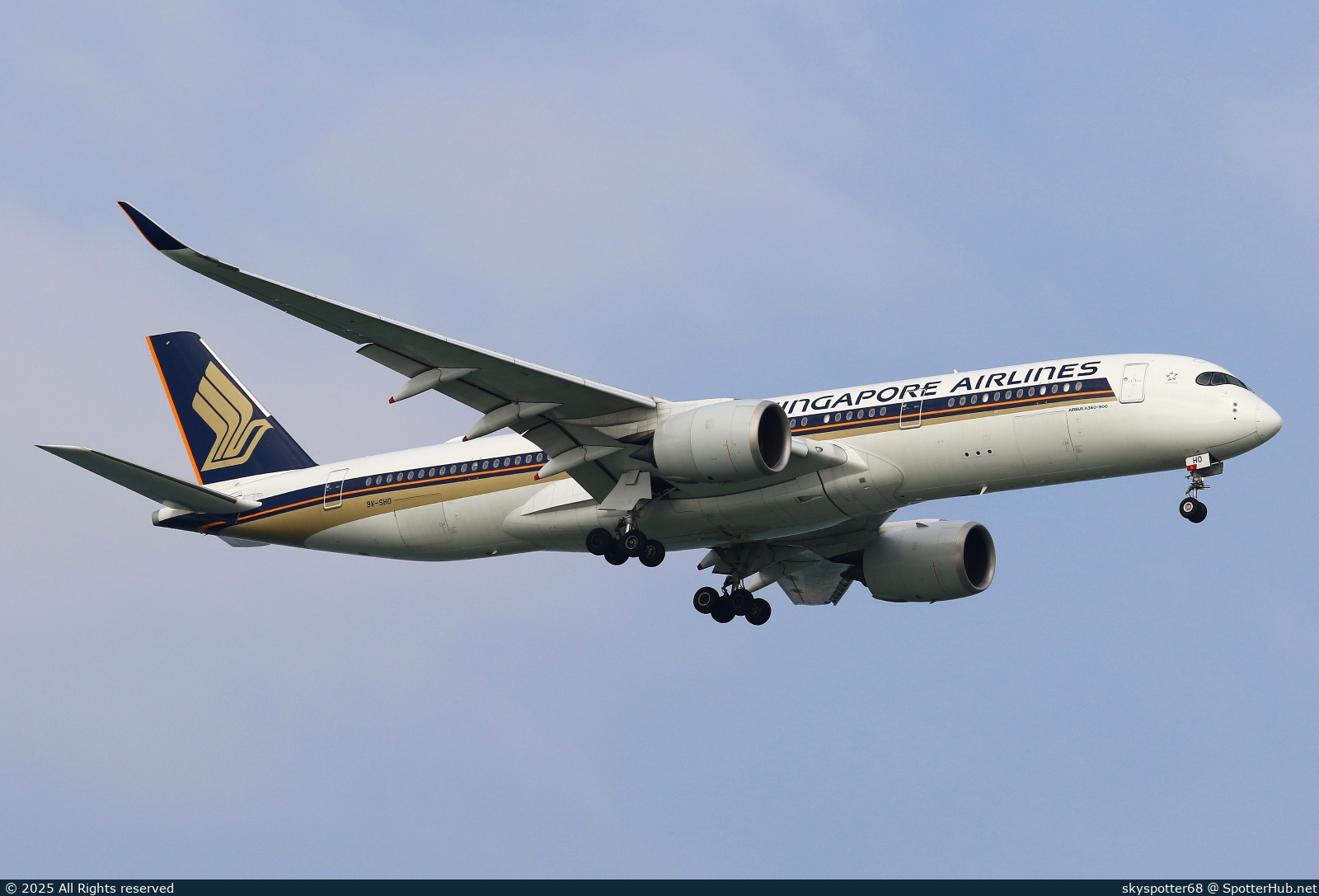 Photo of 9V-SHO - Airbus A350-941 operated by Singapore Airlines