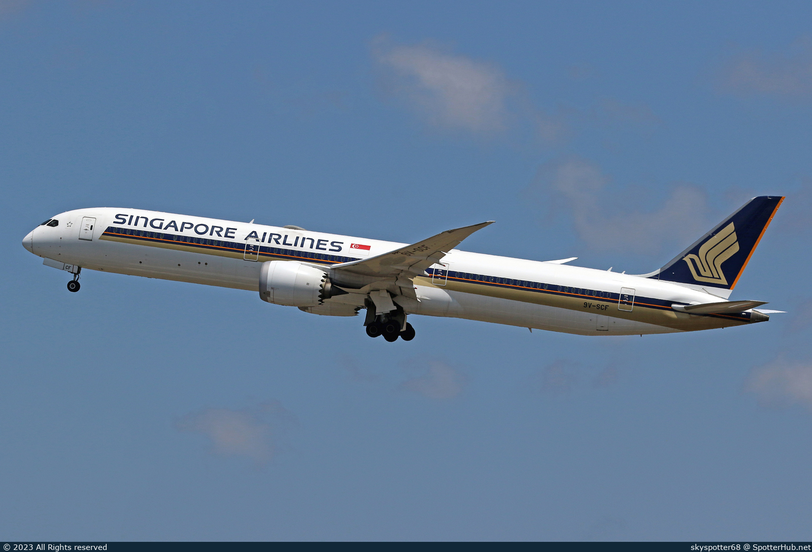 Photo of 9V-SCF - Boeing 787-10 Dreamliner operated by Singapore Airlines