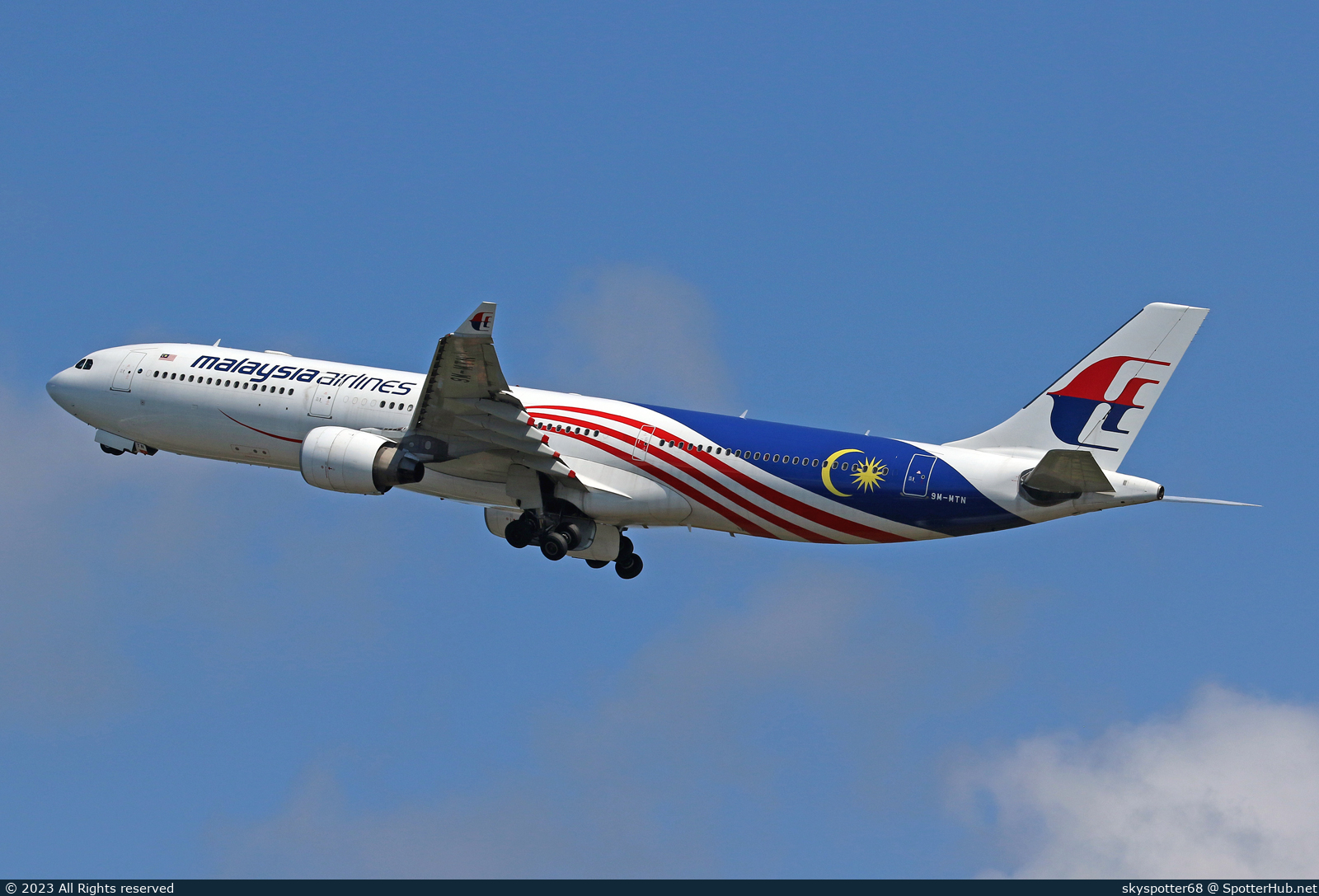Photo of 9M-MTN - Airbus A330-323 operated by Malaysia Airlines