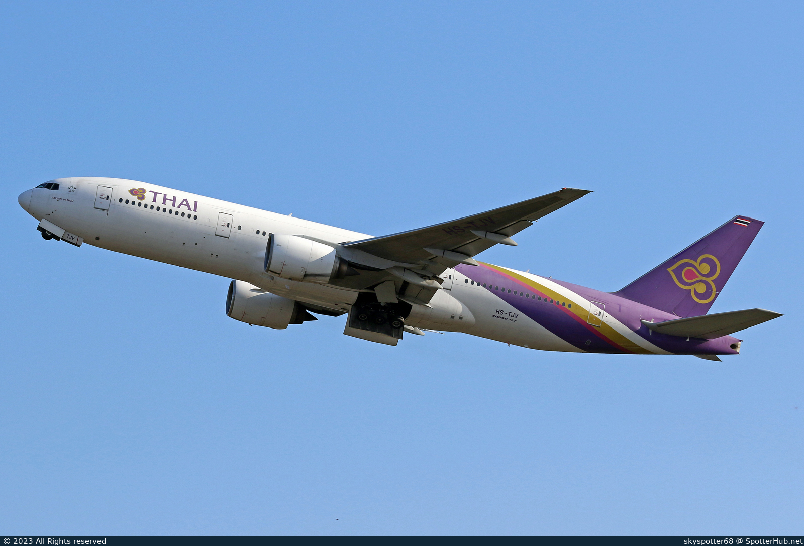 Photo of HS-TJV - Boeing 777-2D7(ER) operated by Thai Airways International