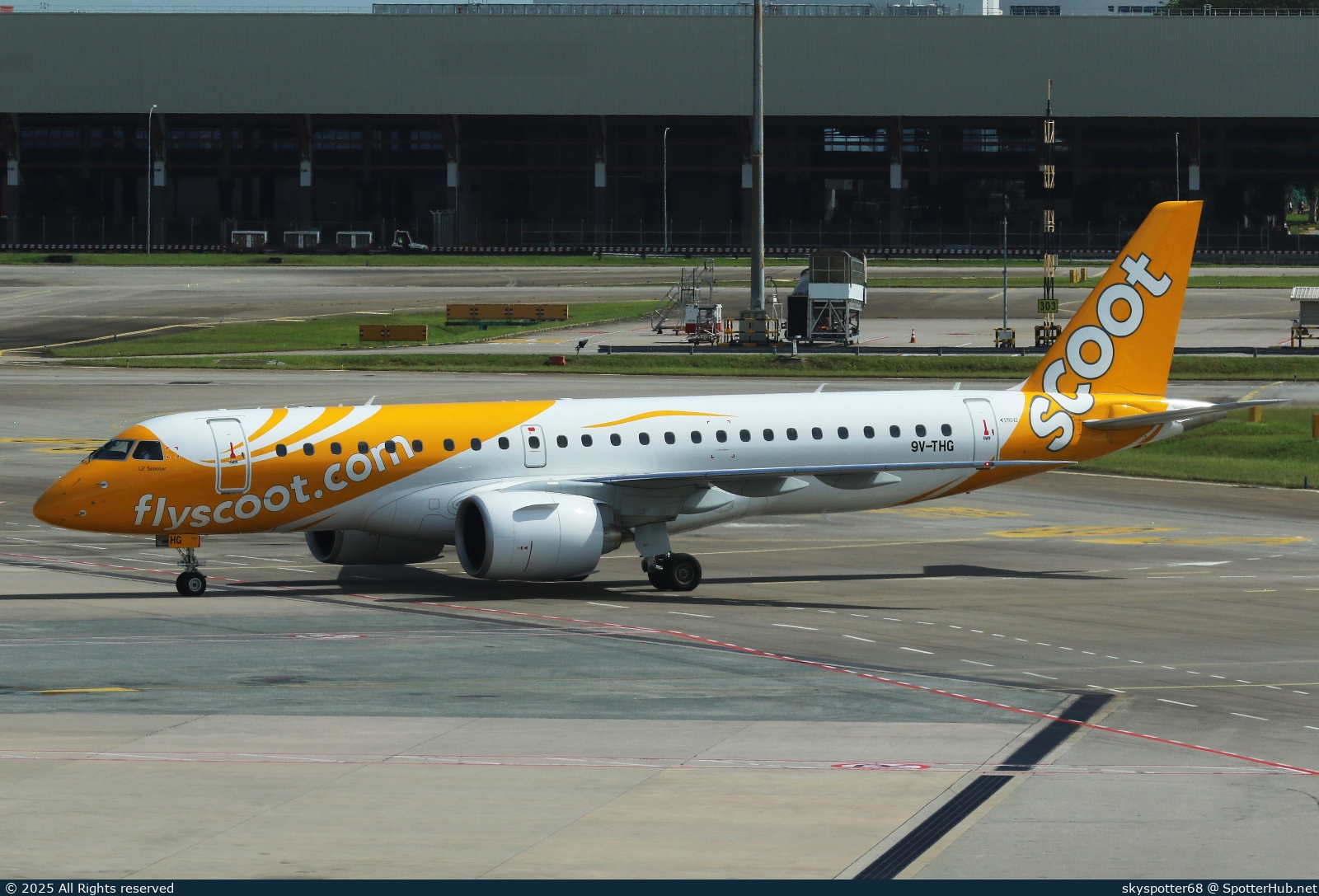 Photo of 9V-THG - Embraer ERJ-190-E2 operated by Scoot