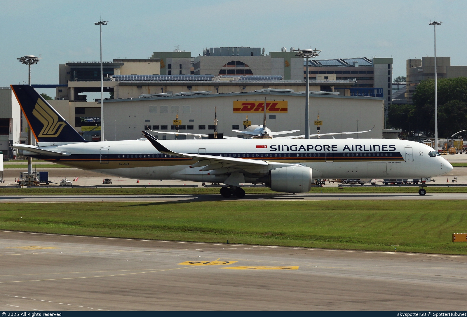 Photo of 9V-SHS - Airbus A350-941 operated by Singapore Airlines