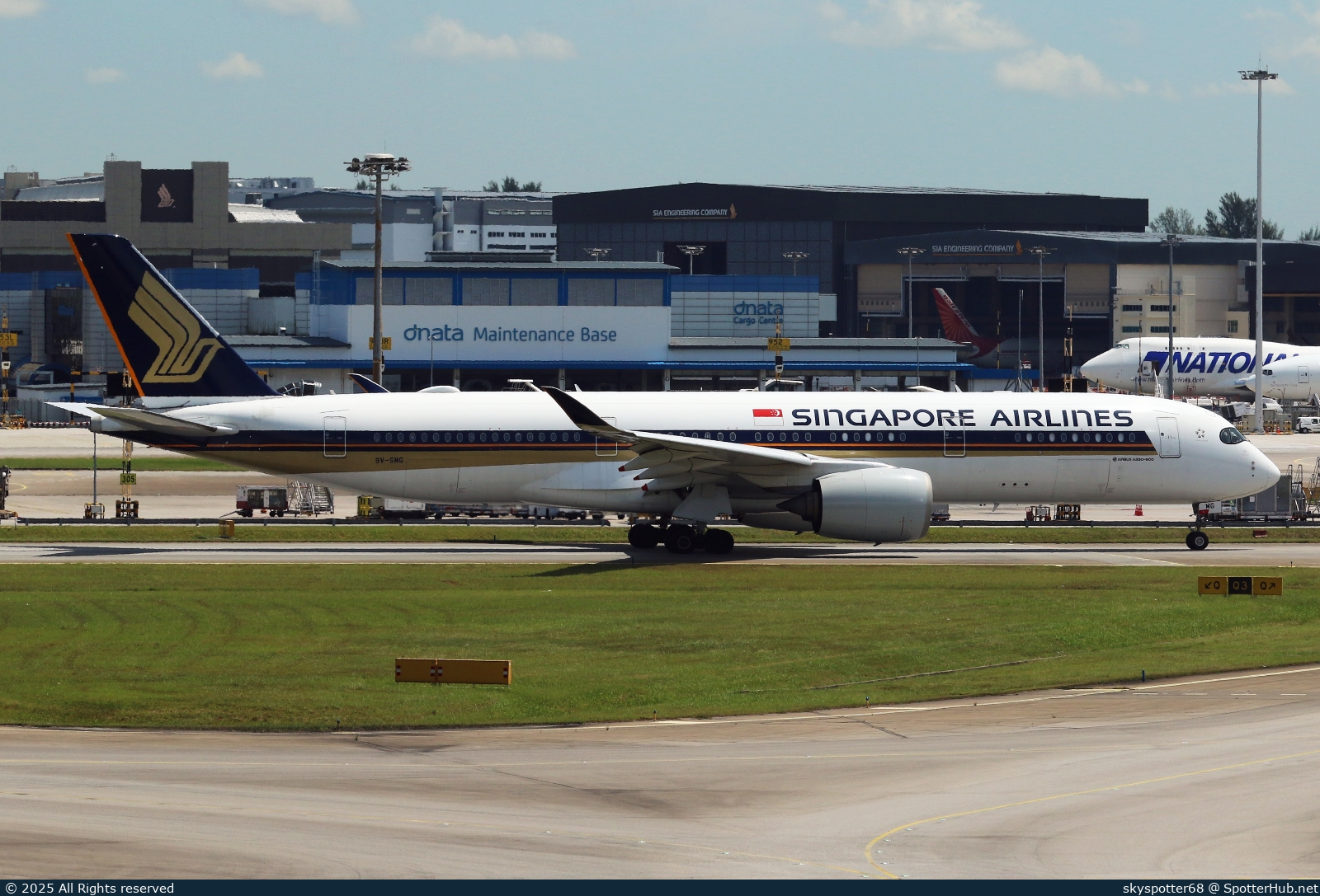 Photo of 9V-SMG - Airbus A350-941 operated by Singapore Airlines