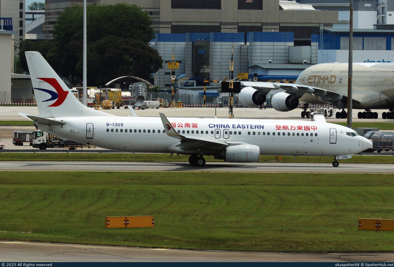 Photo of B-1309 - Boeing 737-89P operated by China Eastern Airlines
