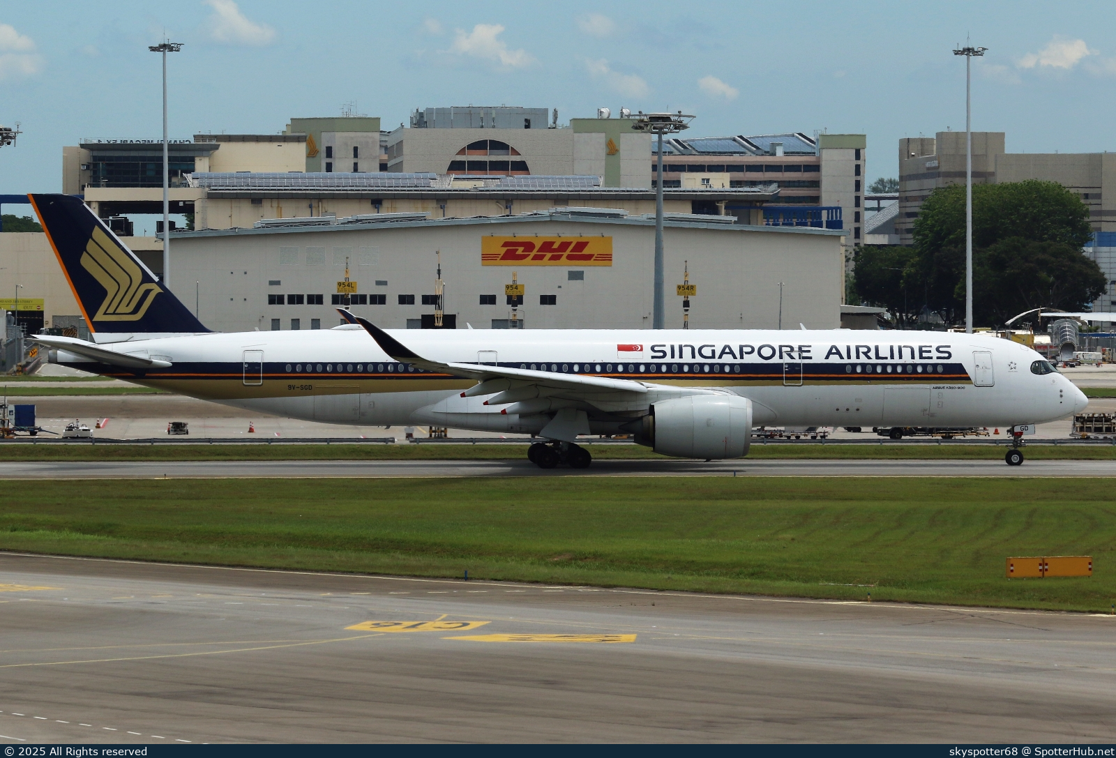 Photo of 9V-SGD - Airbus A350-941 operated by Singapore Airlines