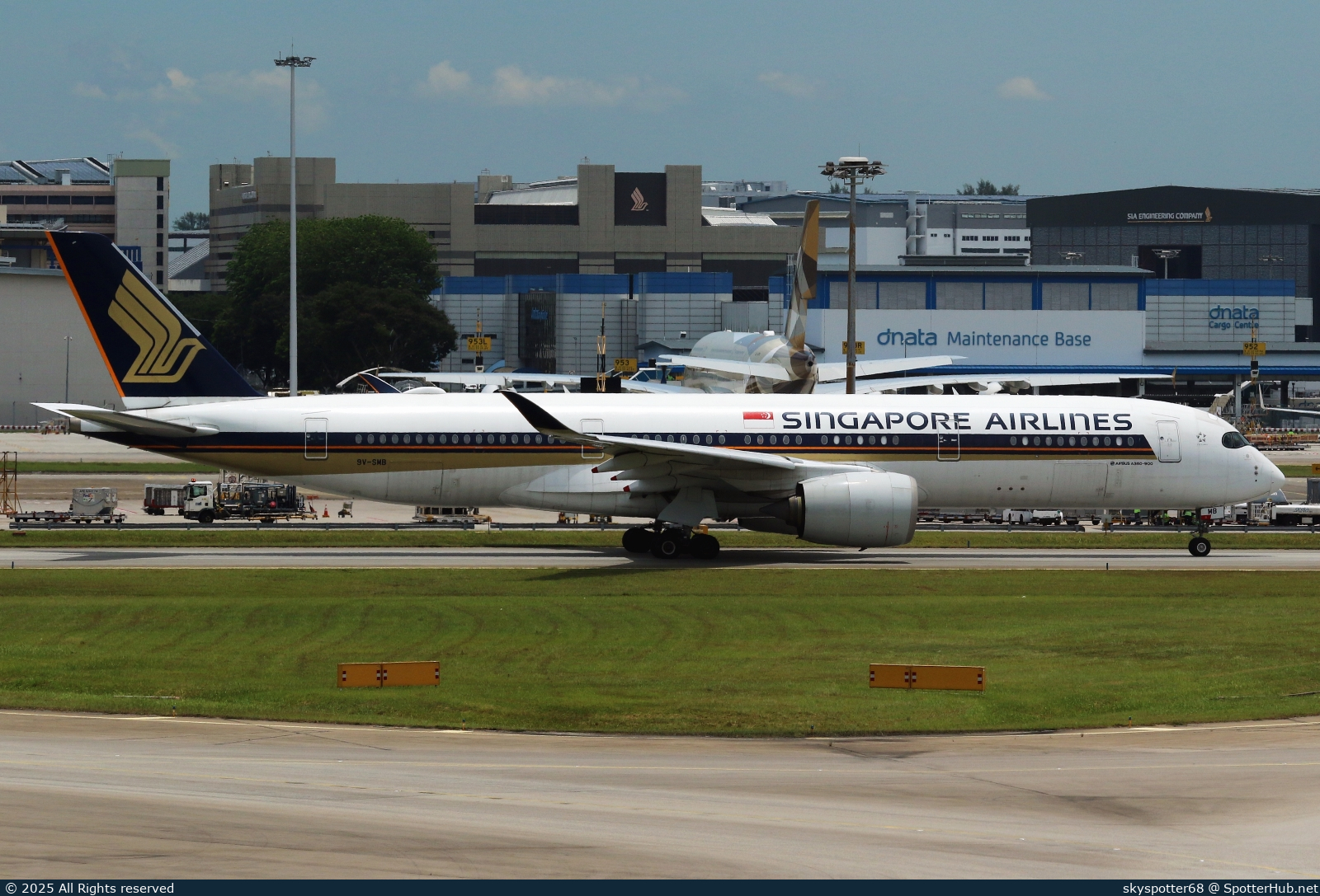 Photo of 9V-SMB - Airbus A350-941 operated by Singapore Airlines