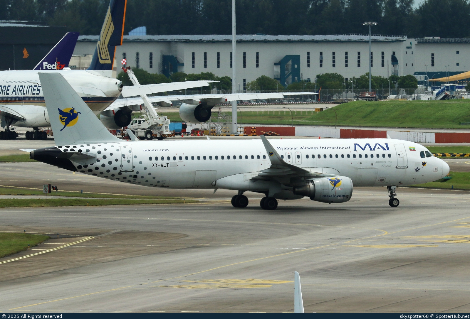 Photo of XY-ALT - Airbus A320-214 operated by Myanmar Airways International
