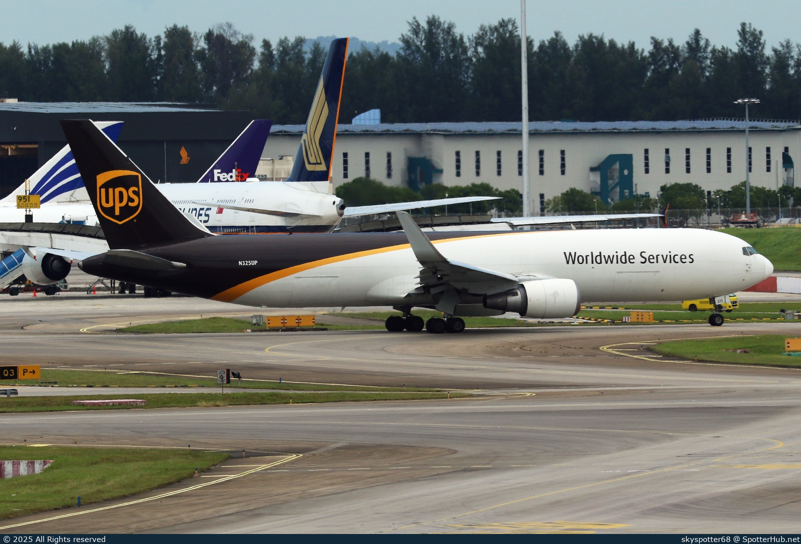 Photo of N325UP - Boeing 767-34AF operated by UPS United Parcel Service