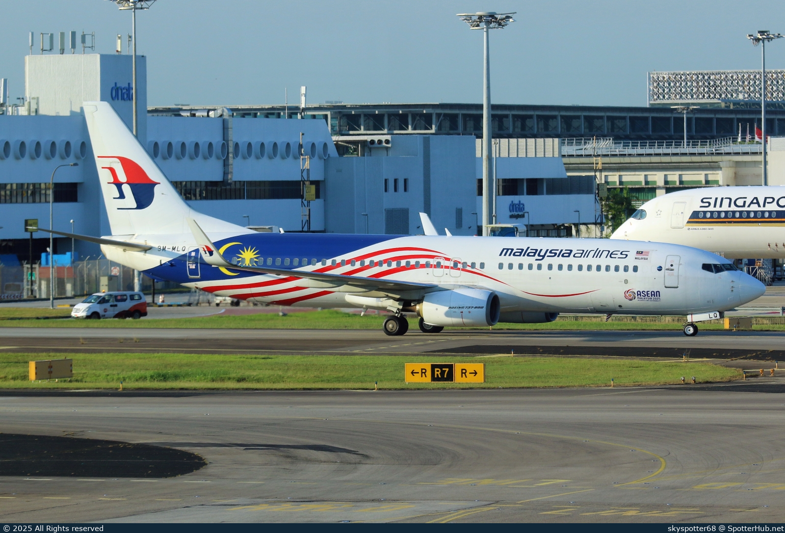 Photo of 9M-MLQ - Boeing 737-8H6 operated by Malaysia Airlines